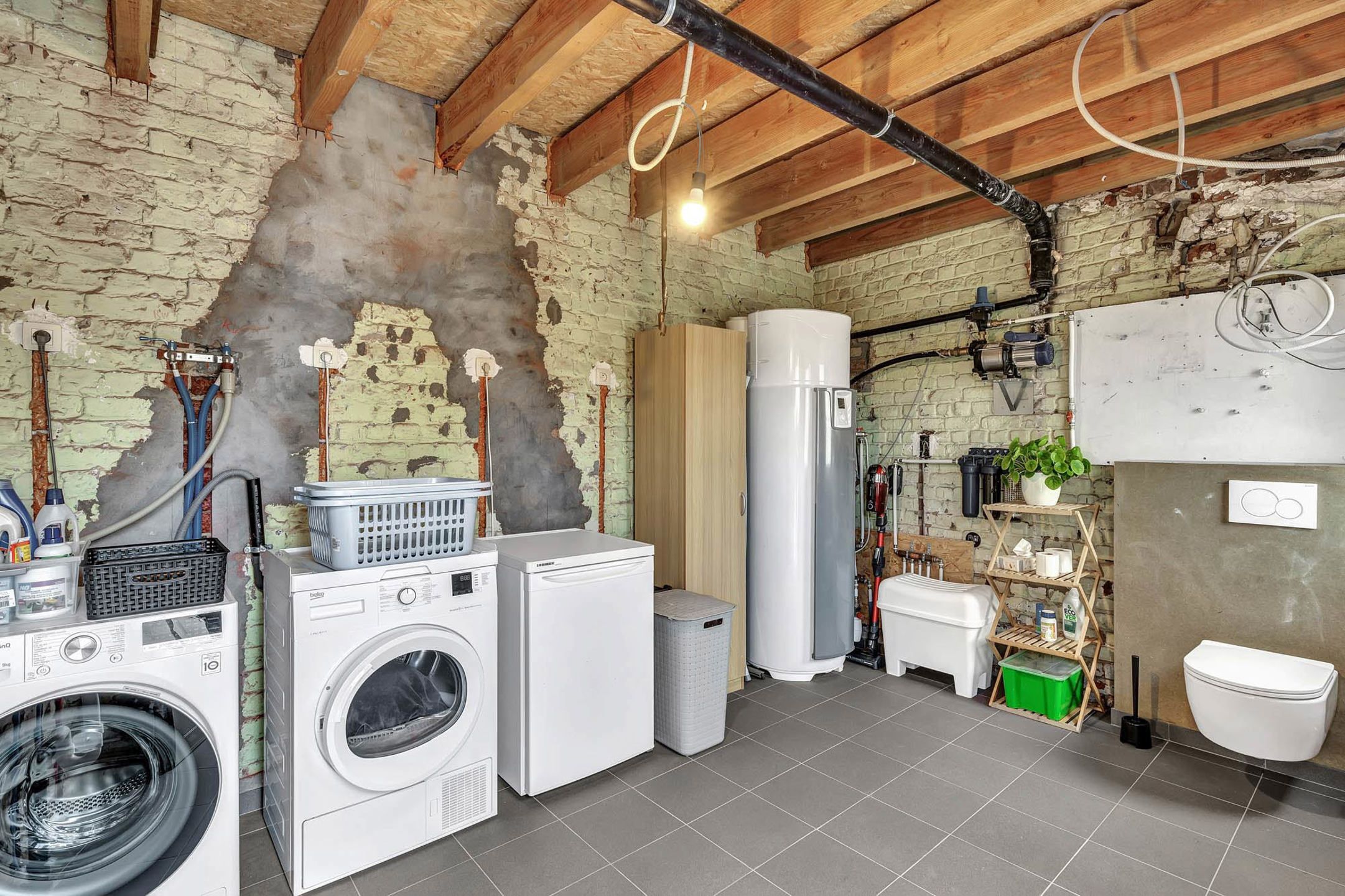 Instapklare woning met garage en tuin foto 11