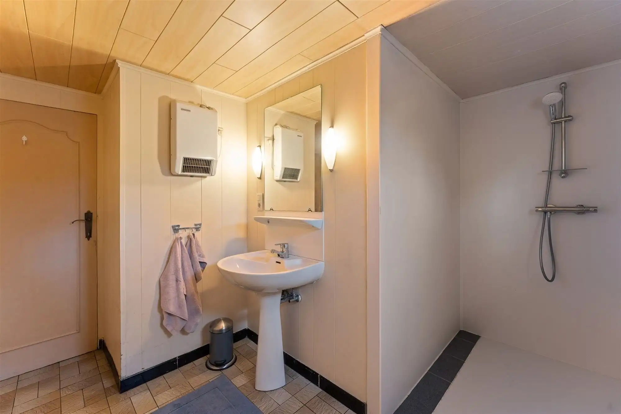 UNIEK GELEGEN WONING TUSSEN DE VELDEN foto 12