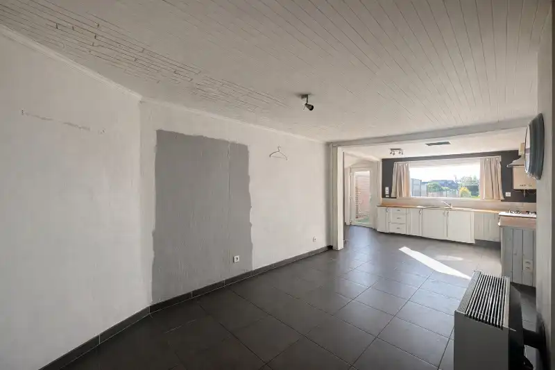 Rijwoning met diepe zonnige tuin in Ingelmunster foto 7