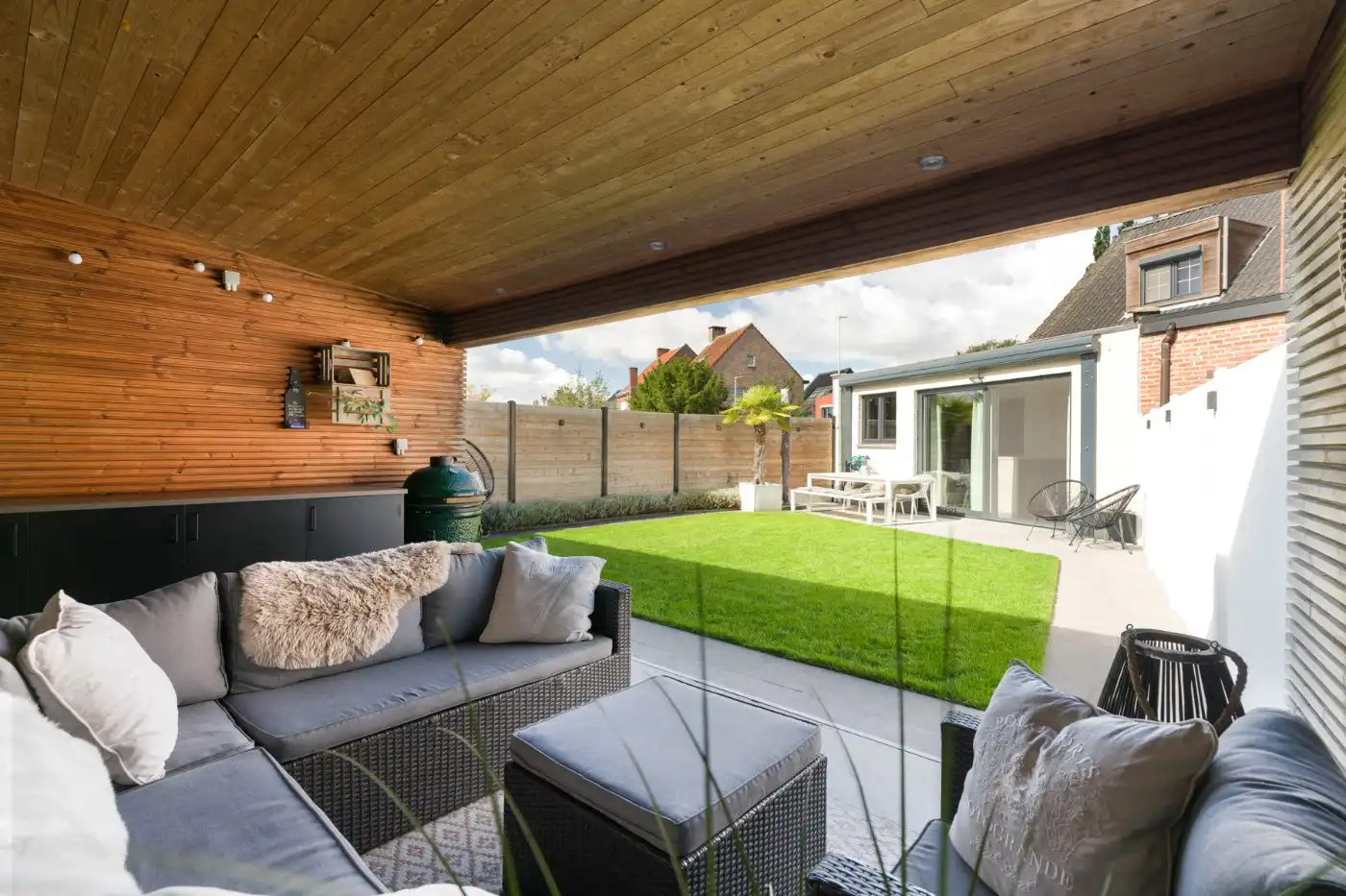 Instapklare HOB met 2 slpk. en aangelegde ruime tuin foto 31