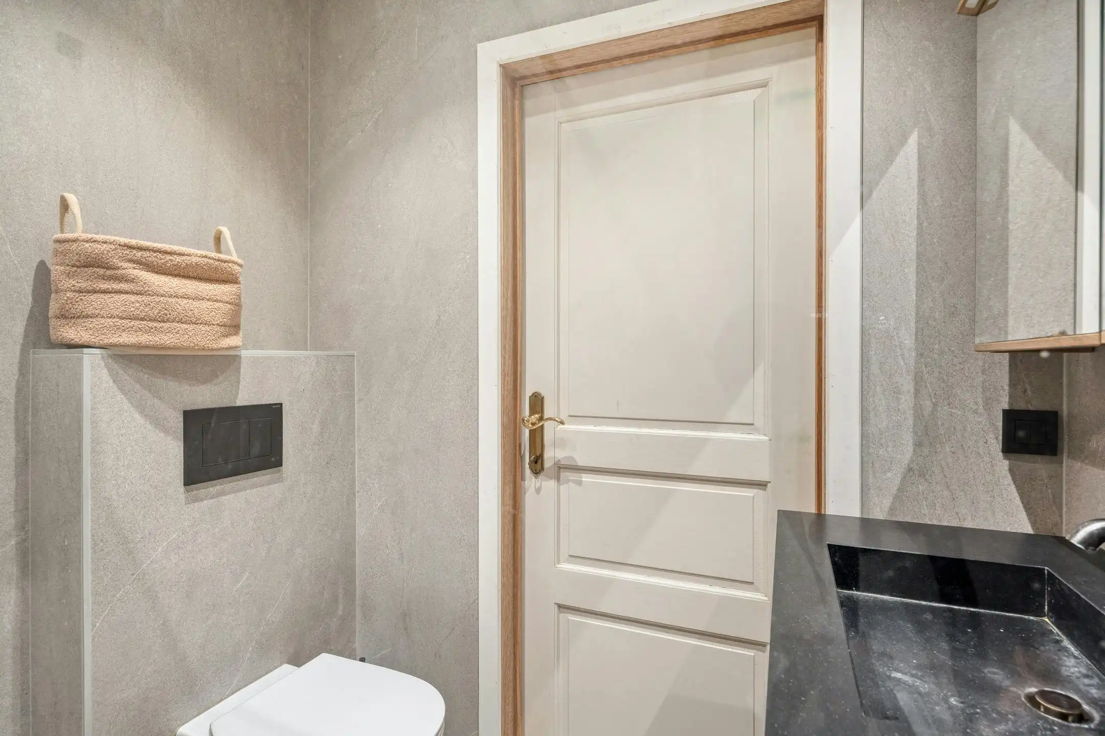 Appartement met twee slaapkamers en terras te koop Antwerpen centrum foto 17