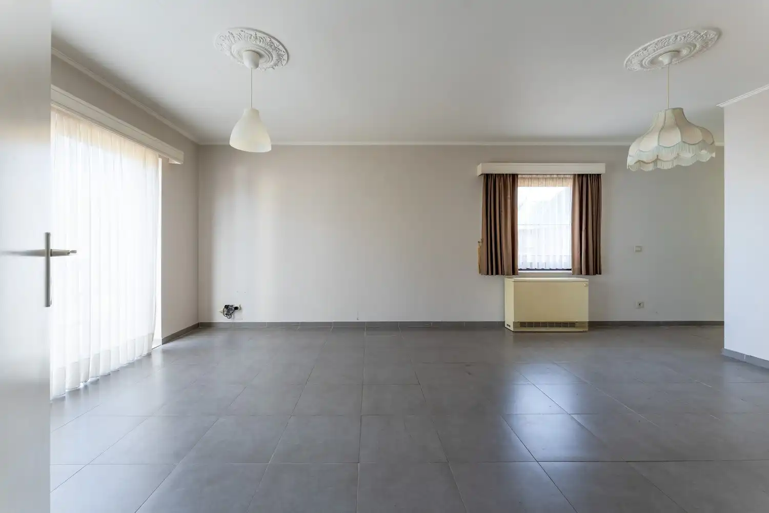 1 SLK APPARTEMENT OP EEN TOPLACTIE IN HET CENTRUM VAN NEERPELT IN EEN KLEINE BLOK MET LIFT EN EEN AFSLUITBARE GARAGE! foto 4