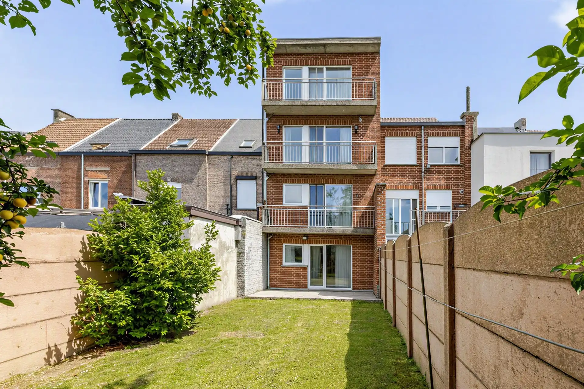 Gelijkvloers appartement met ruime en zonnige tuin foto 8