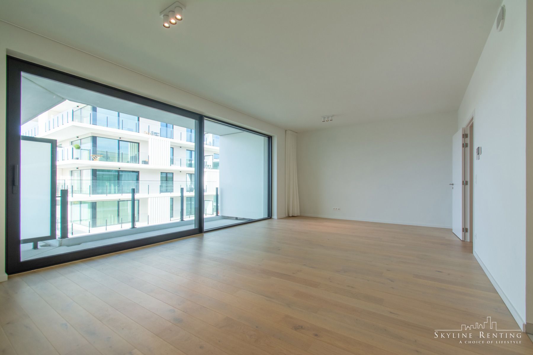 Prachtig 2 slaapkamer appartement met groot TERRAS foto 3