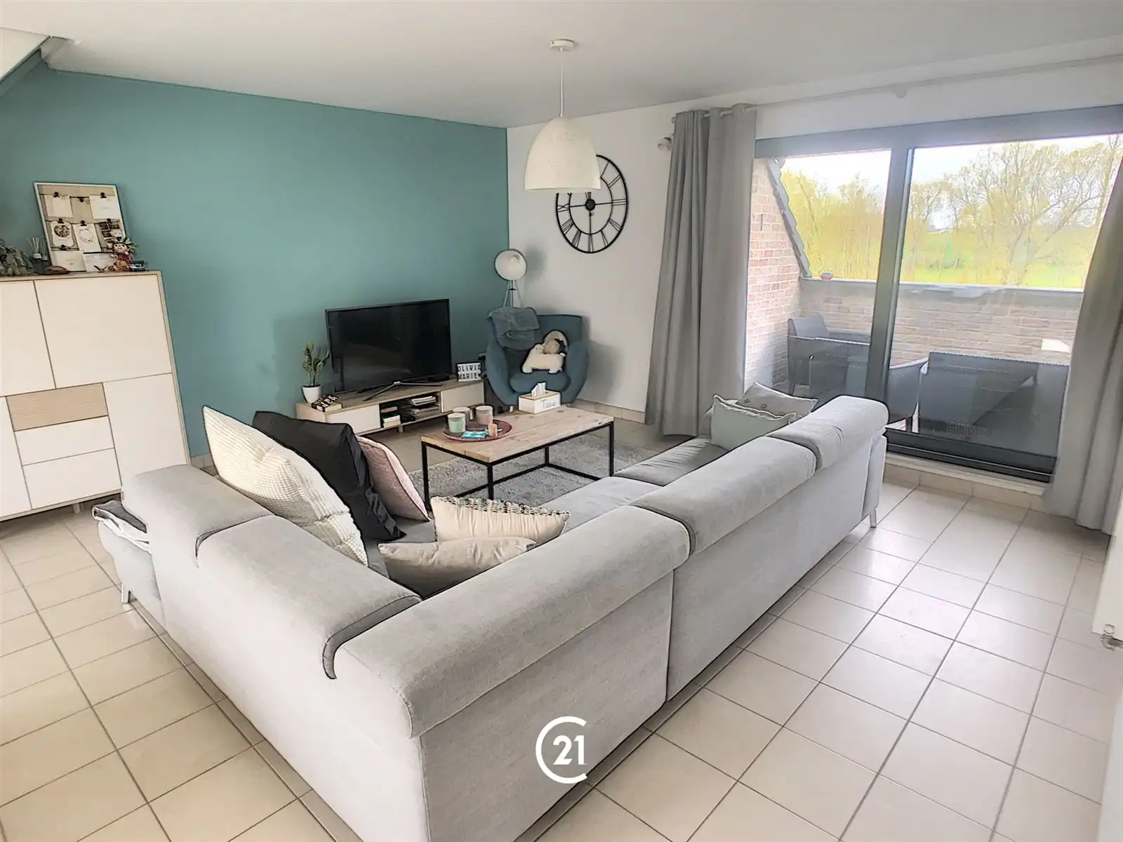 Instapklaar duplexappartement in klein gebouw nabij centrum Appelterre. foto 5