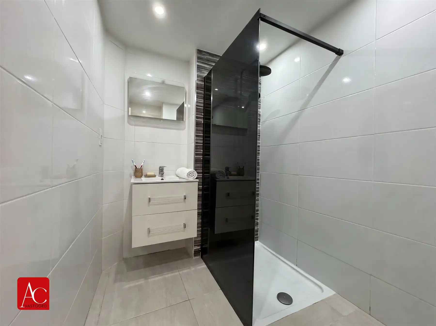 Gelijkvloers appartement met garage en 2 slaapkamers foto 8
