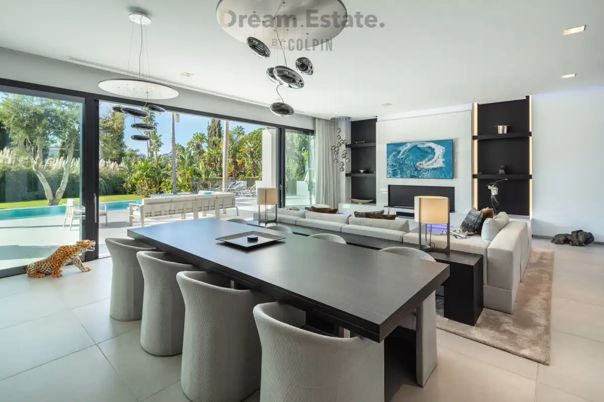 Eigentijdse villa in het bevoorrechte Nueva Andalucia foto 17