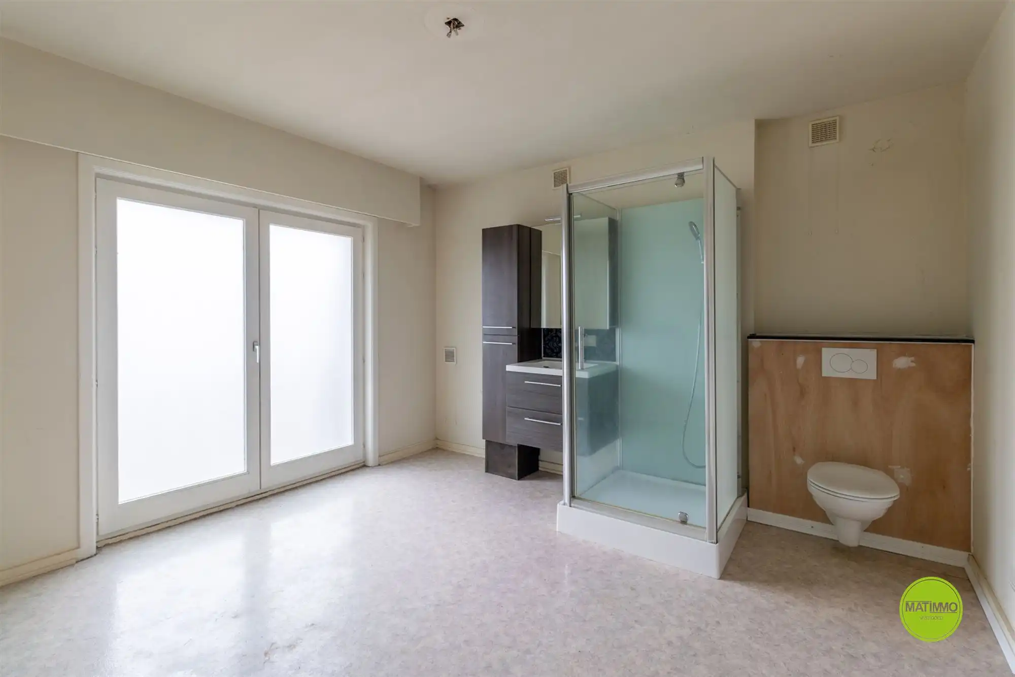 Ruim handelshuis met 4 slaapkamers én acherliggende grond foto 21