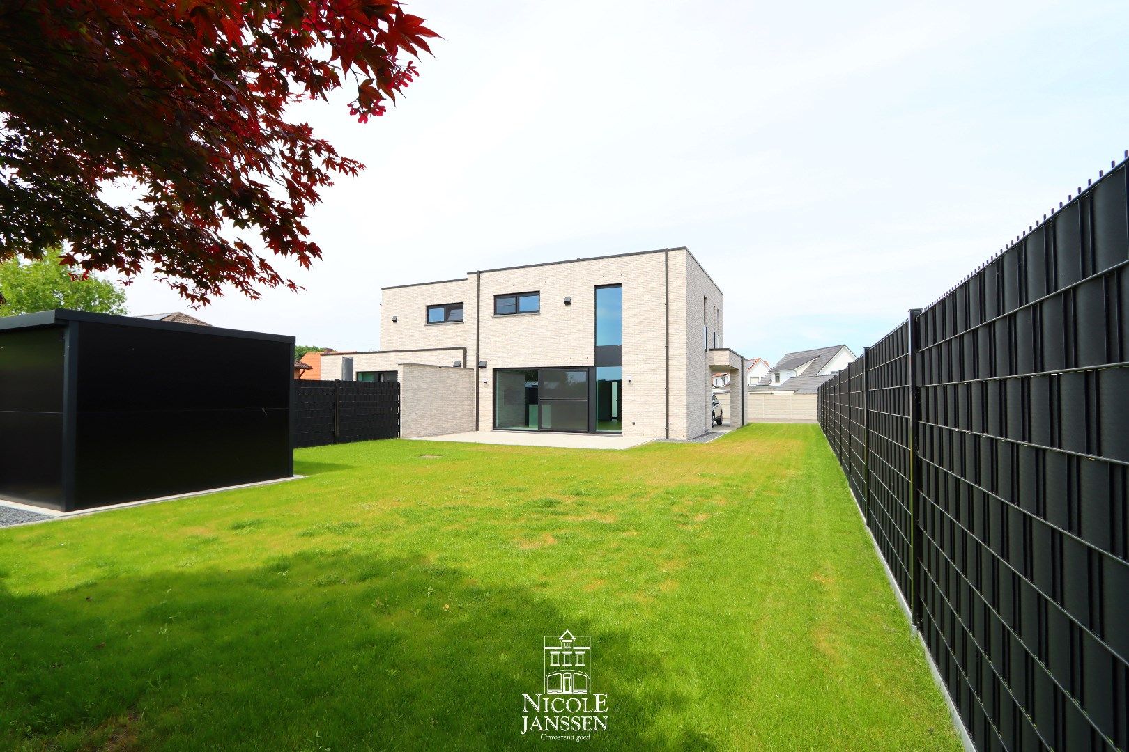 Halfvrijstaande nieuwbouwoning met 3 slaapkamers, carport en tuin in een rustige omgeving foto 19