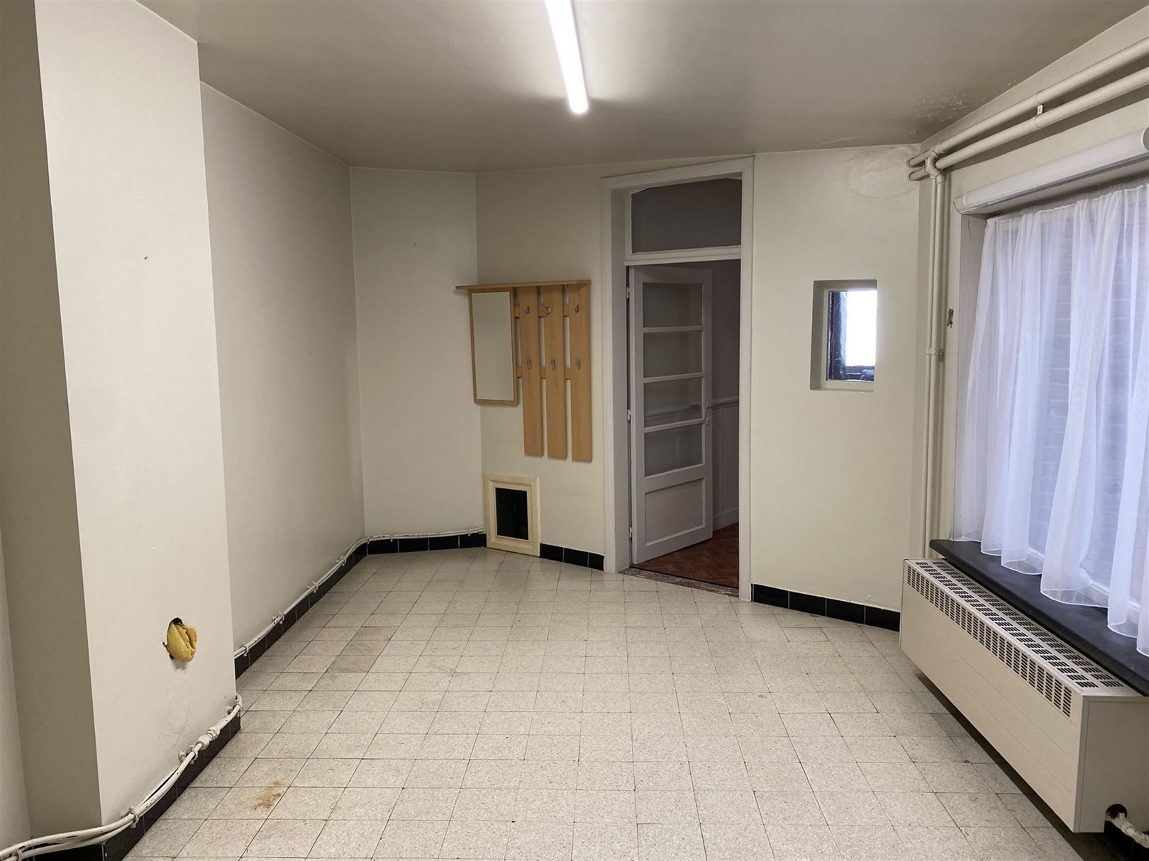 Ruime woning met garage en opslagruimte. foto 10