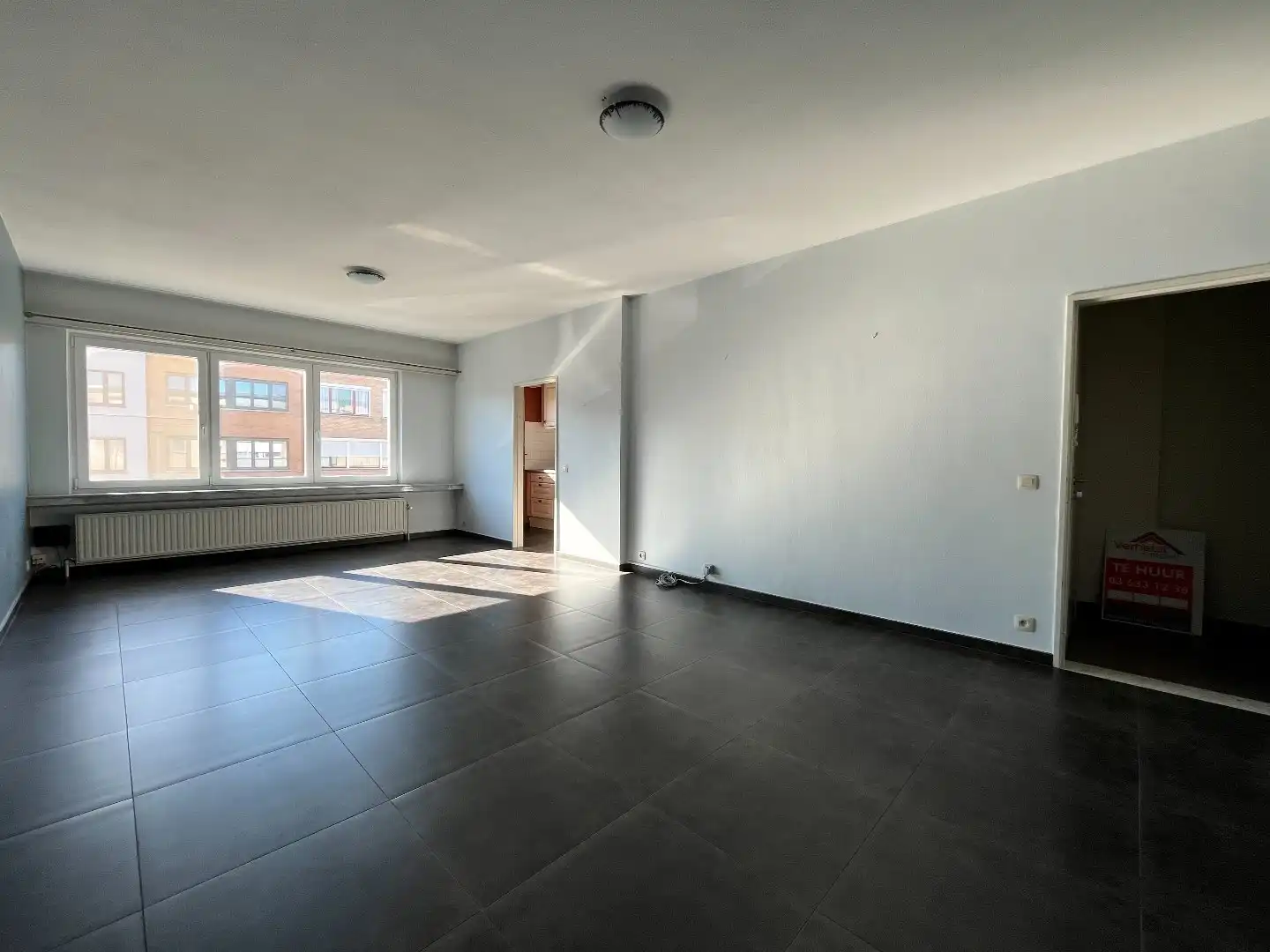 Hedendaags 2 slpk appartement met garagebox foto 3