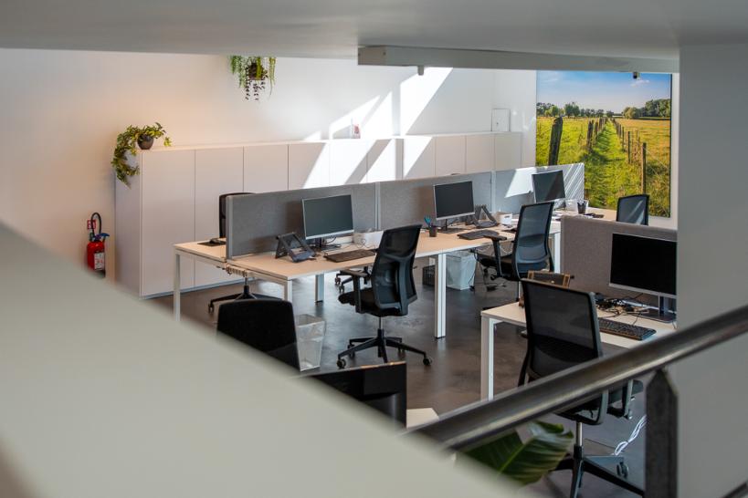 LUXE BEMEUBELDE KANTOREN MET PARKING foto 19