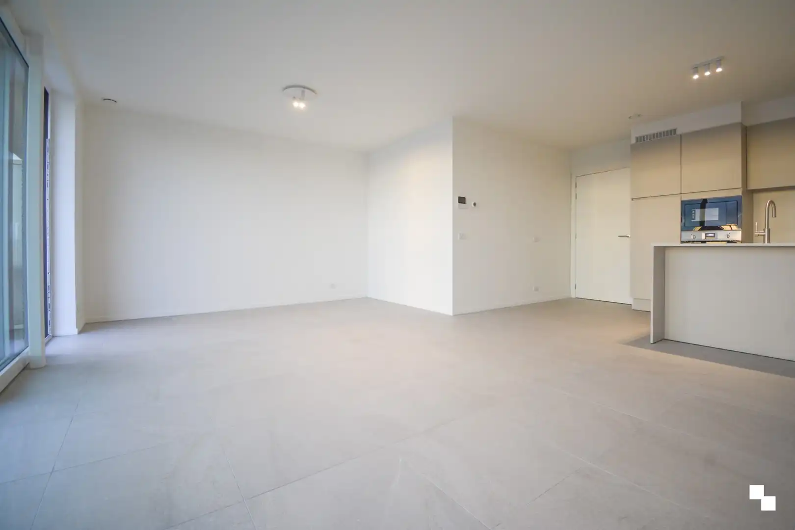Modern nieuwbouwappartement met groot terras en mooi verzicht aan de rand van Hooglede foto 7