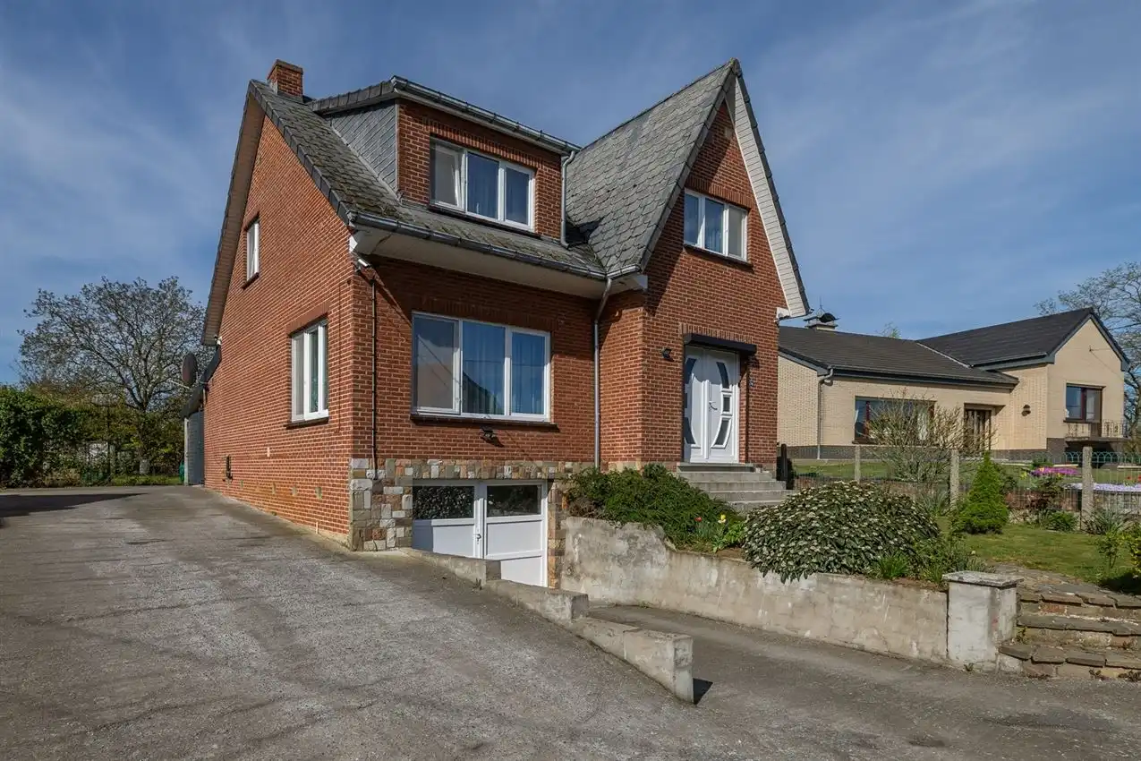 Hoofdfoto van de publicatie: villastijl,vernieuwd in 2018, label D, mooi perceel