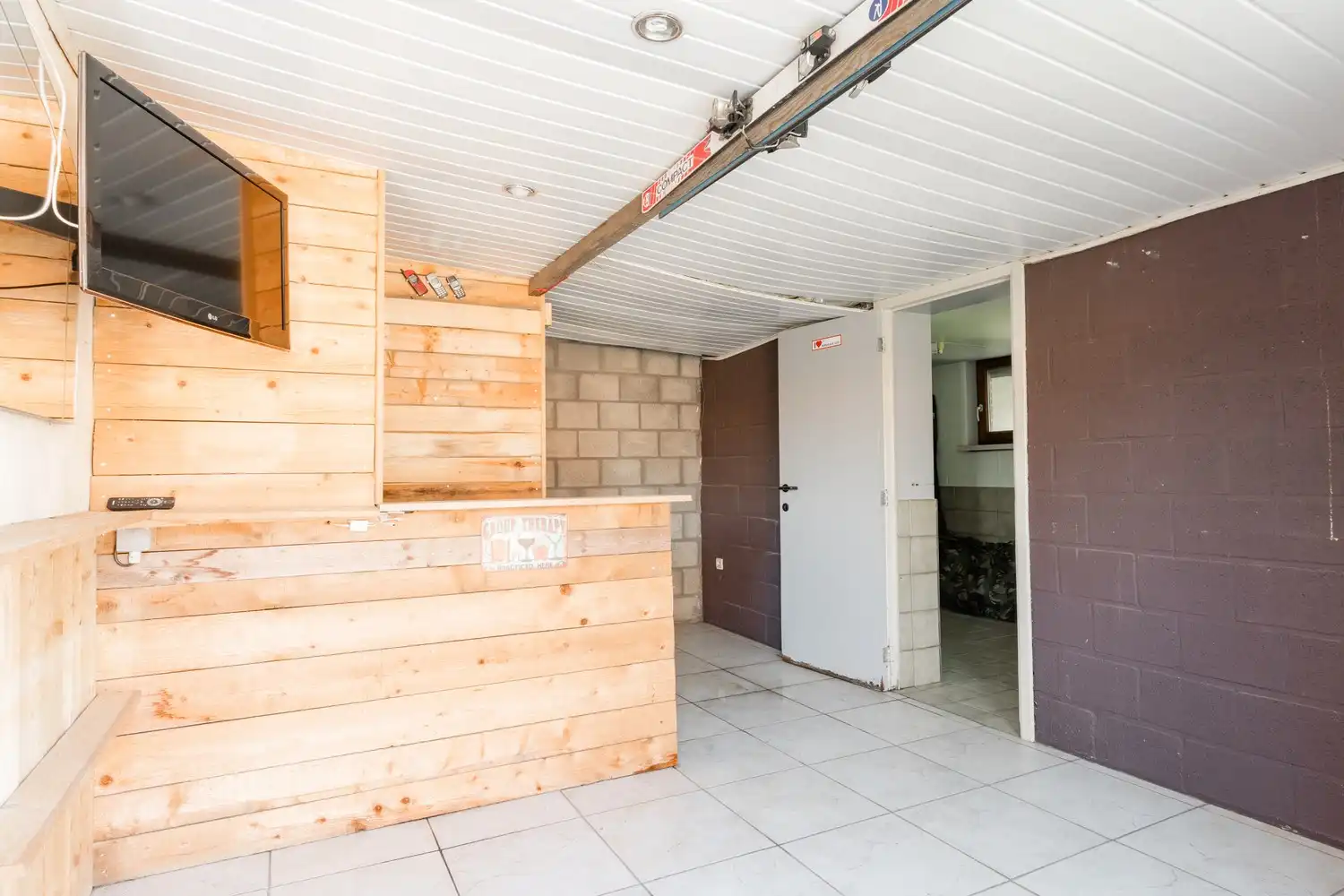 Leuke op te frissen woning 3 SLK woning in een doodlopende straat! foto 21