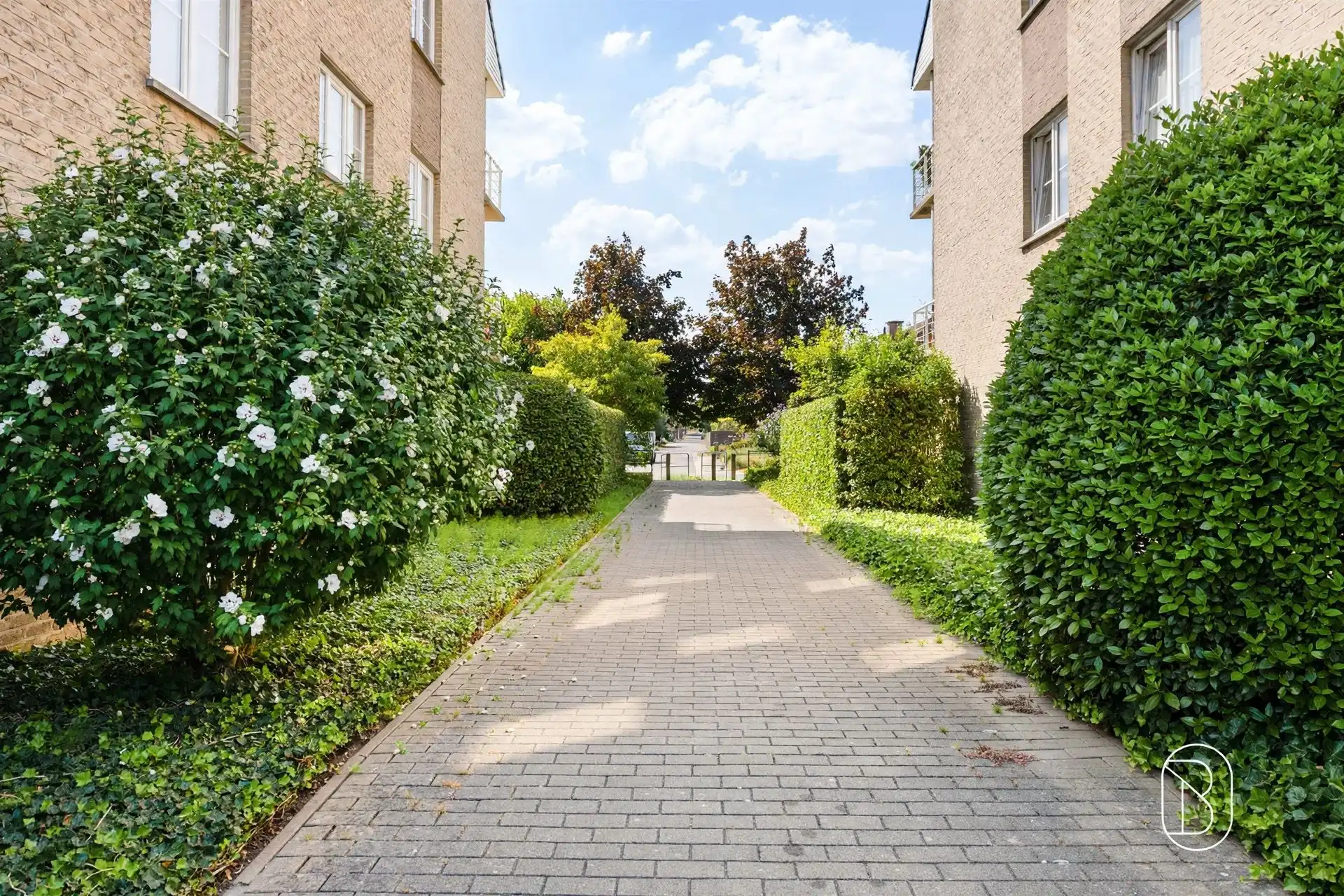 Instapklaar vernieuwd appartement nabij de Gavers foto 4