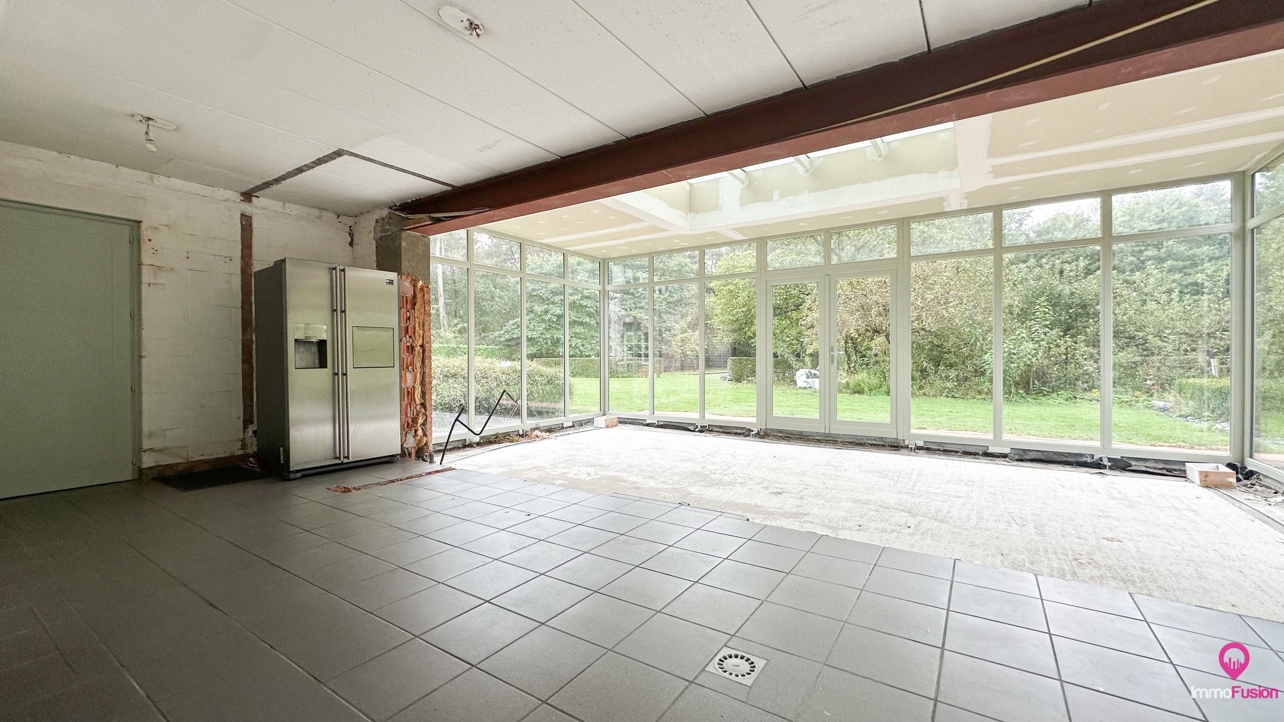 Uitzonderlijk gelegen villa met 5 slpks + zwembad op 1,97ha! foto 23