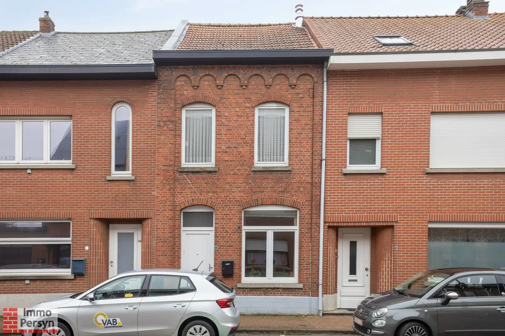 Hoofdfoto van de publicatie: Te renoveren rijwoning met uitbreidingsmogelijkheden en tuin met achteruitgang