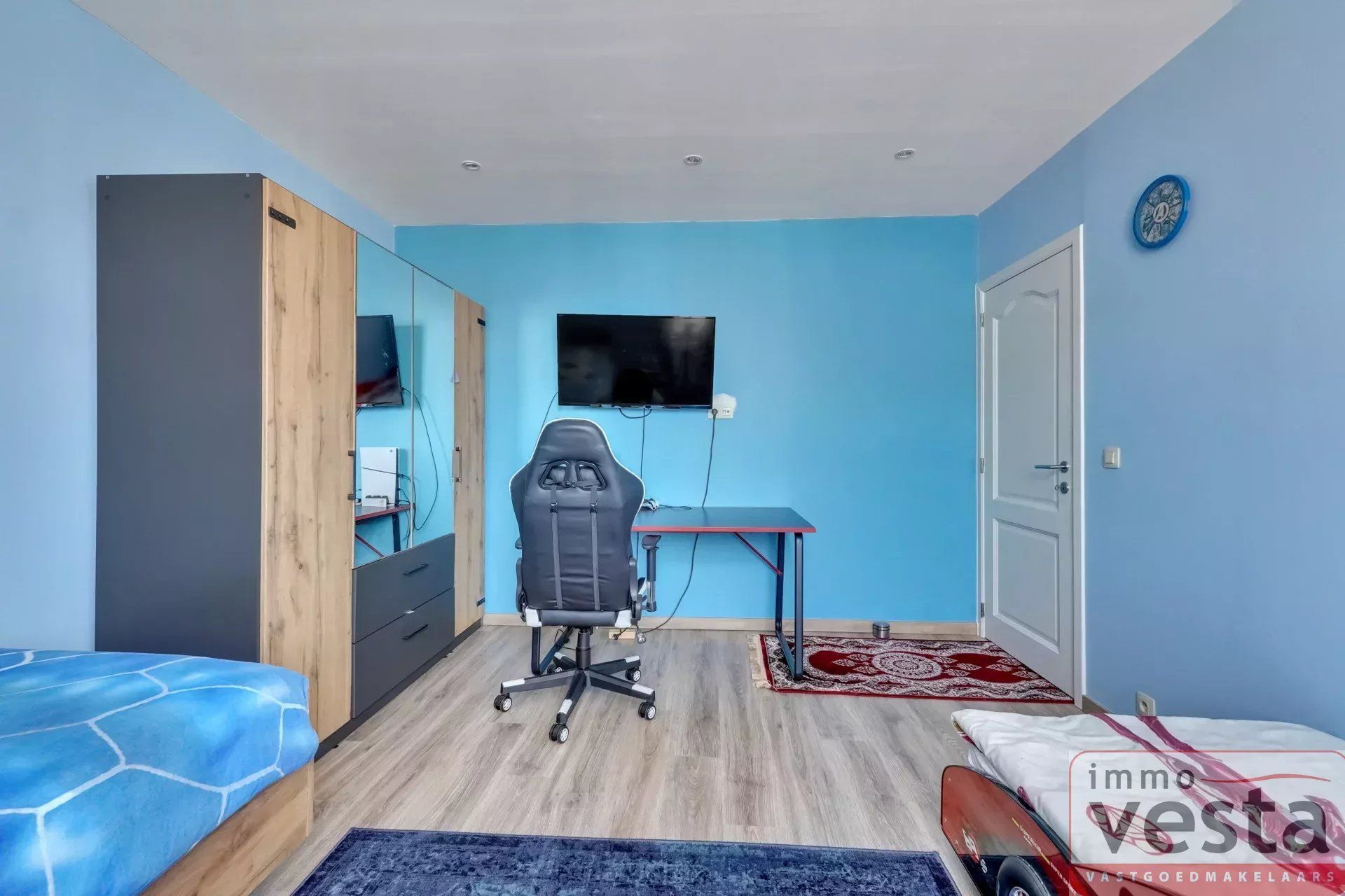 Ruime rijwoning nabij centrum Sint-Truiden foto 15