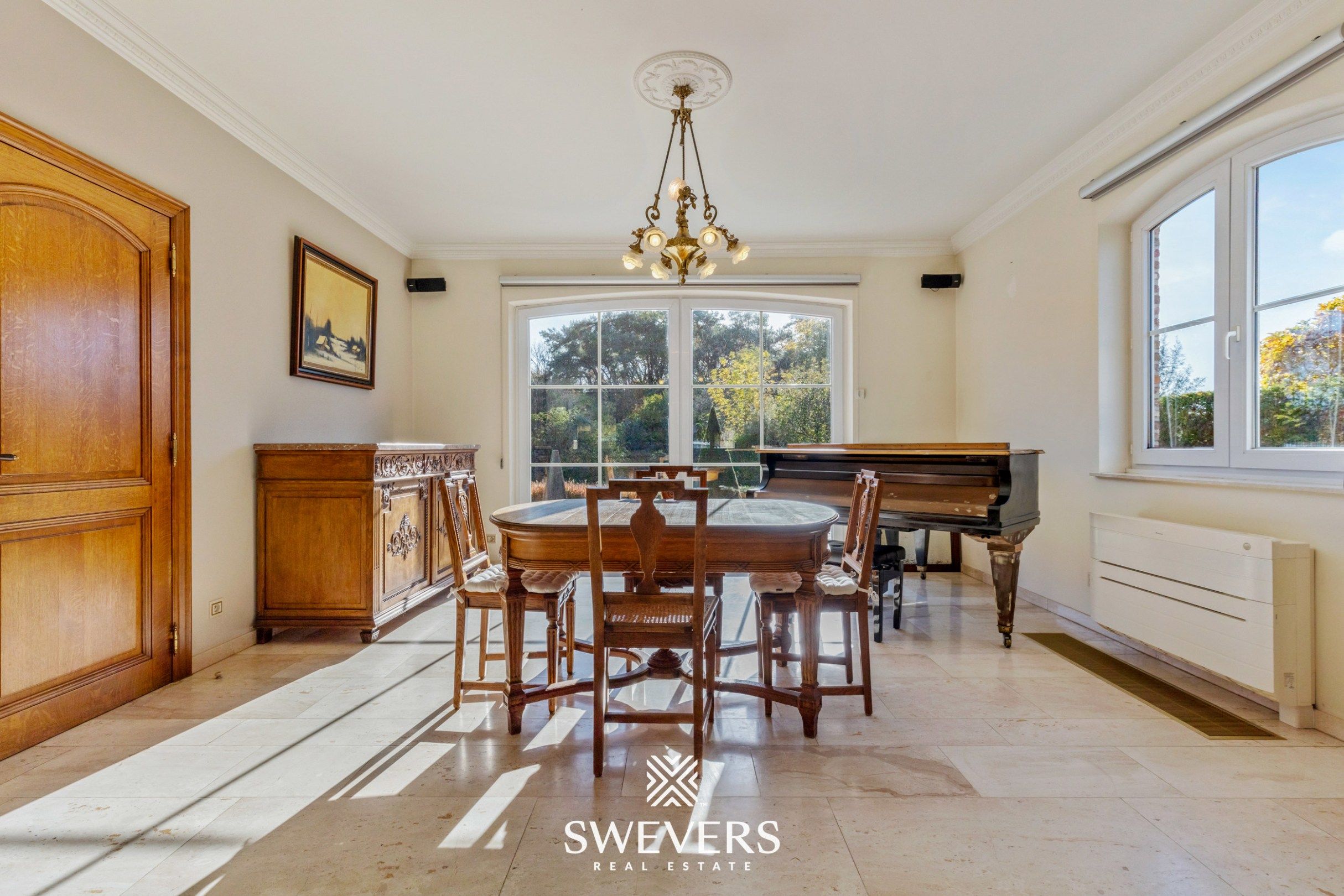 Ruime gezinswoning (282m²) met 4 slaapkamers te Lummen foto 5