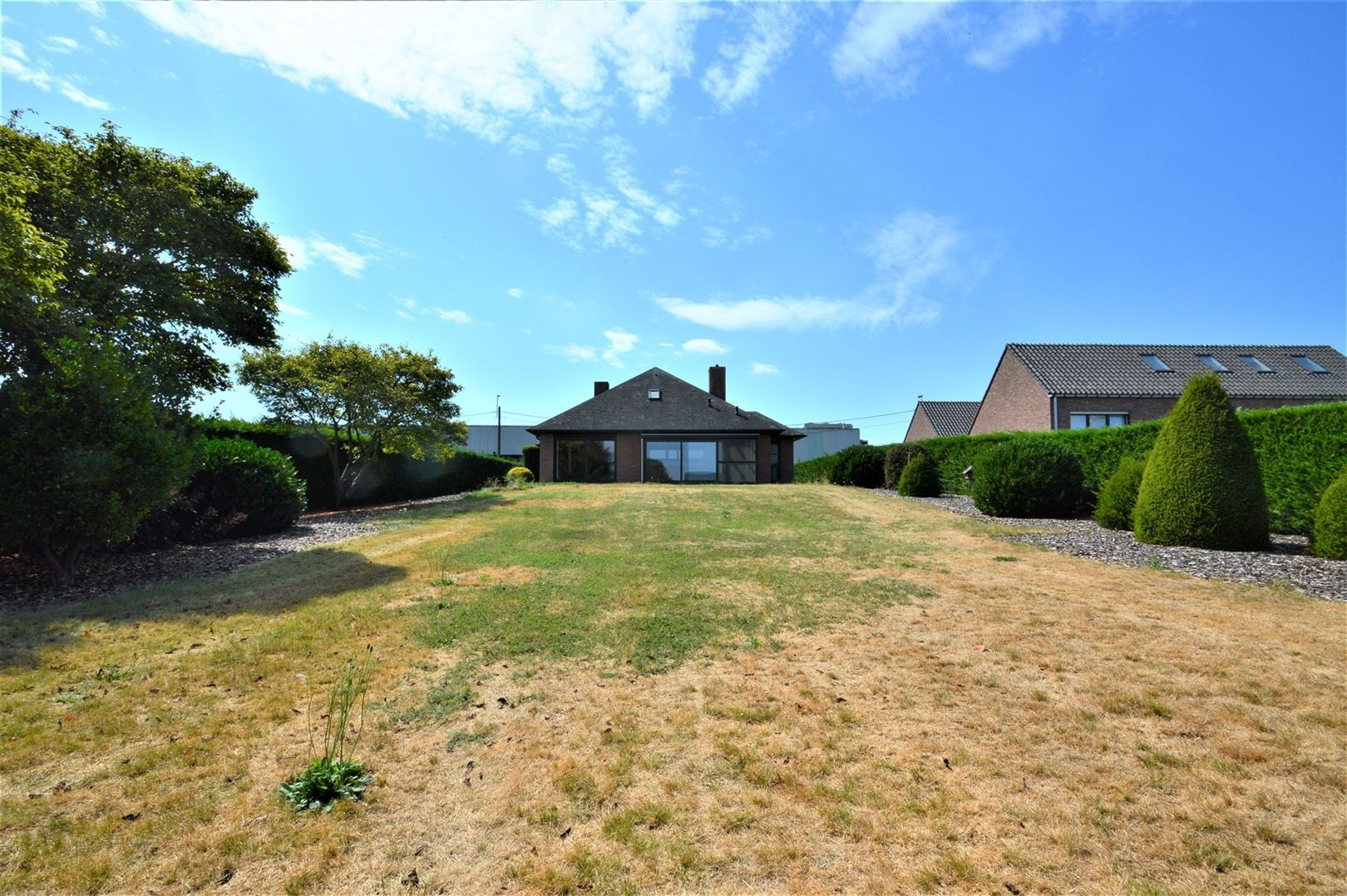 Zeer rustig gelegen woning type open bebouwing met mooie tuin foto 20