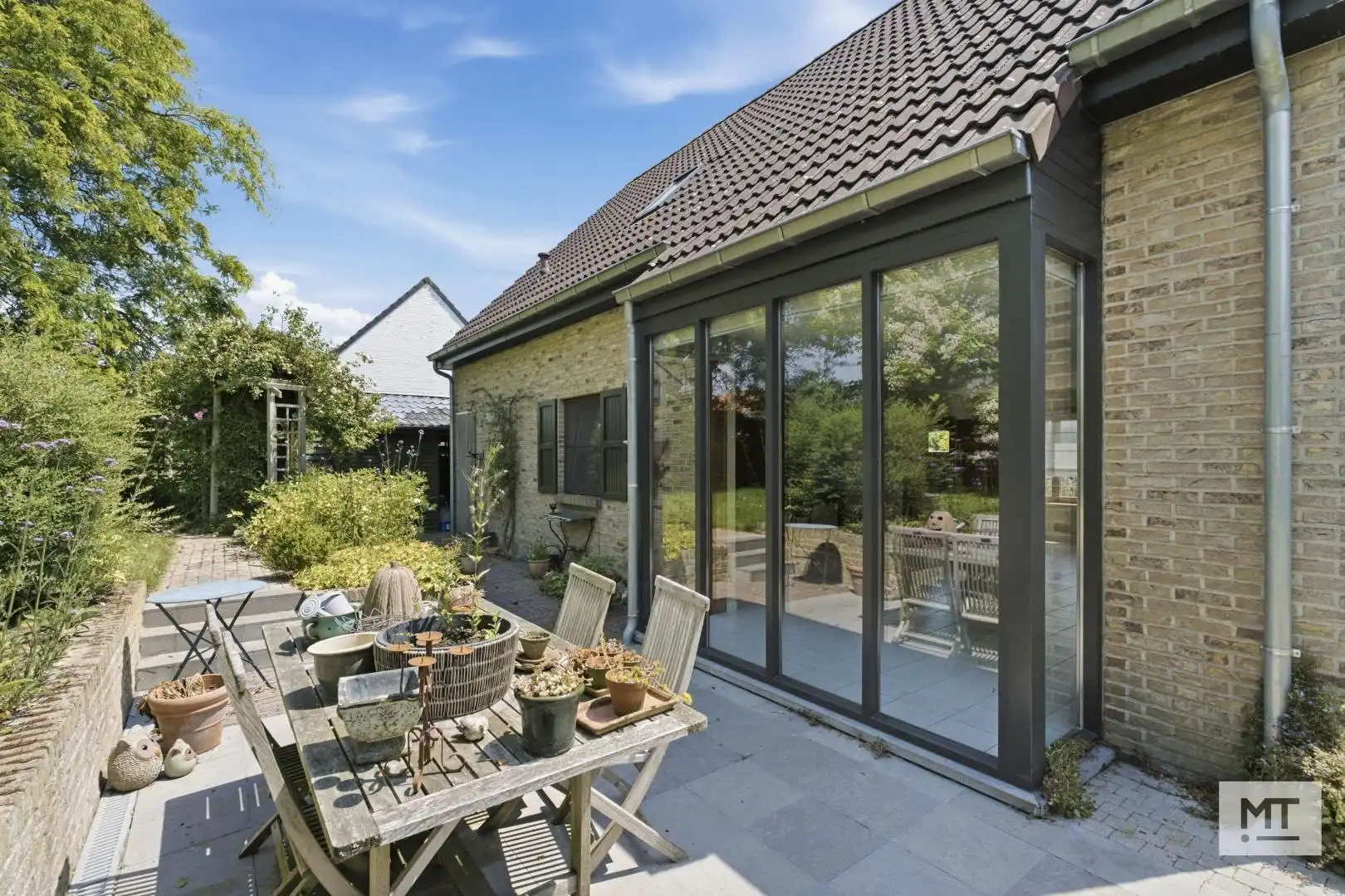Alleenstaande woning met 4 slaapkamers, zonnige tuin en garage op de Molenhoek foto 23