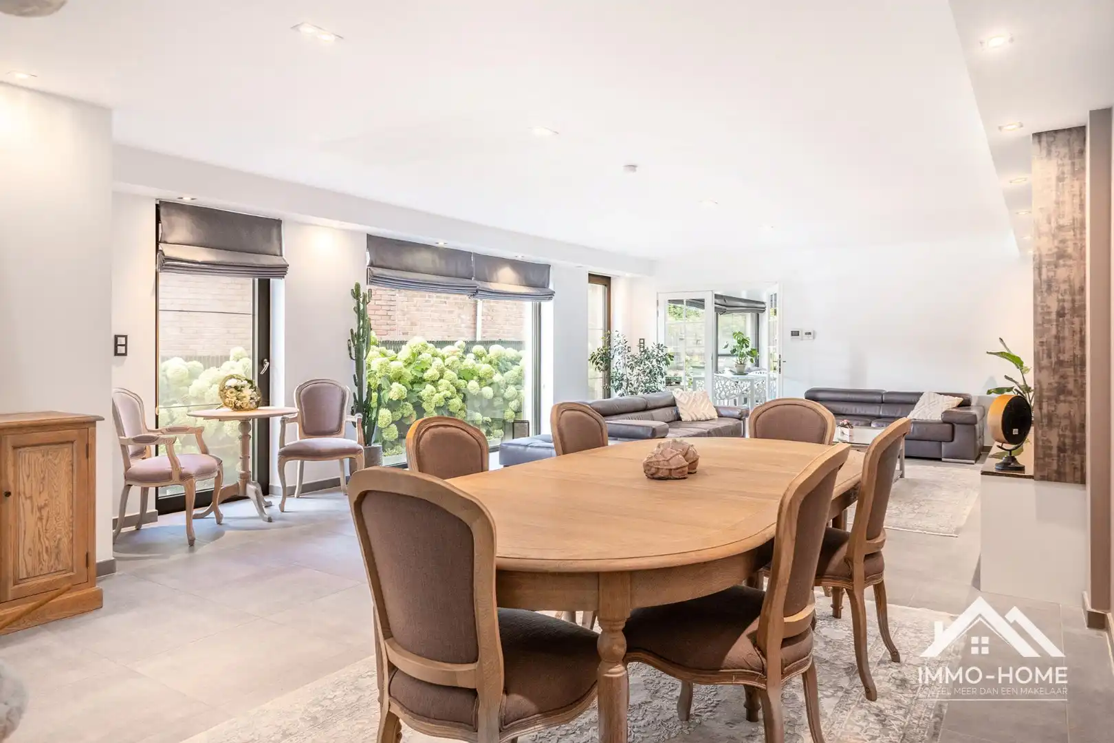 Jonge recente woning met heel veel volume! foto 12