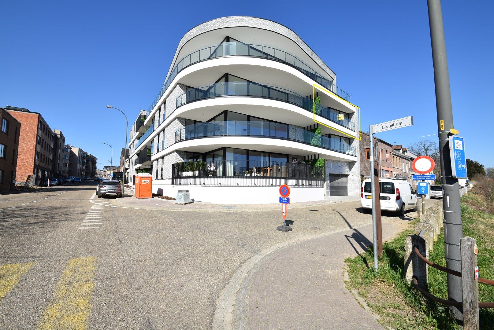 Stijlvol appartement op de tweede verdieping met prachtig uitzicht op het kanaal foto 4