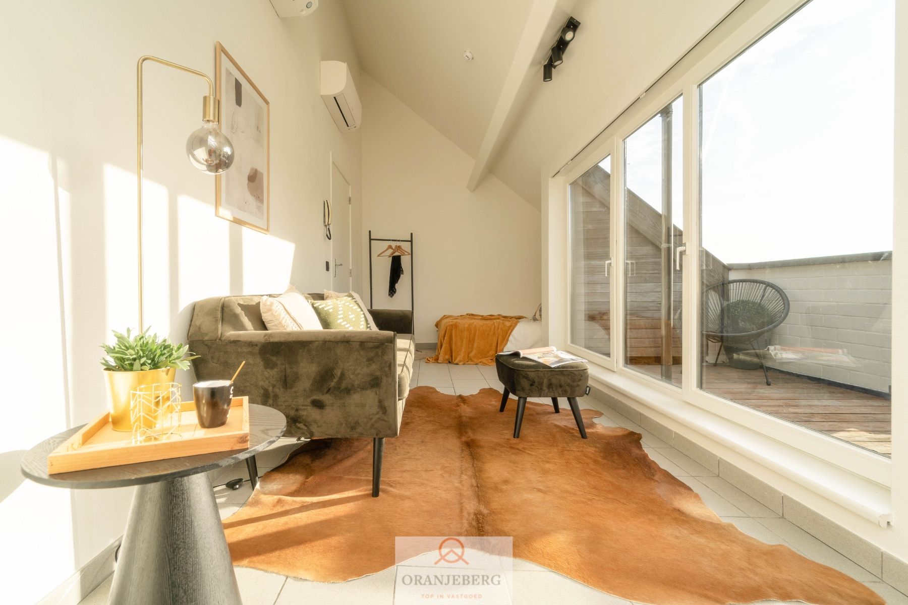 Lichtrijke studio met terras Sint-Amandsberg! foto 6