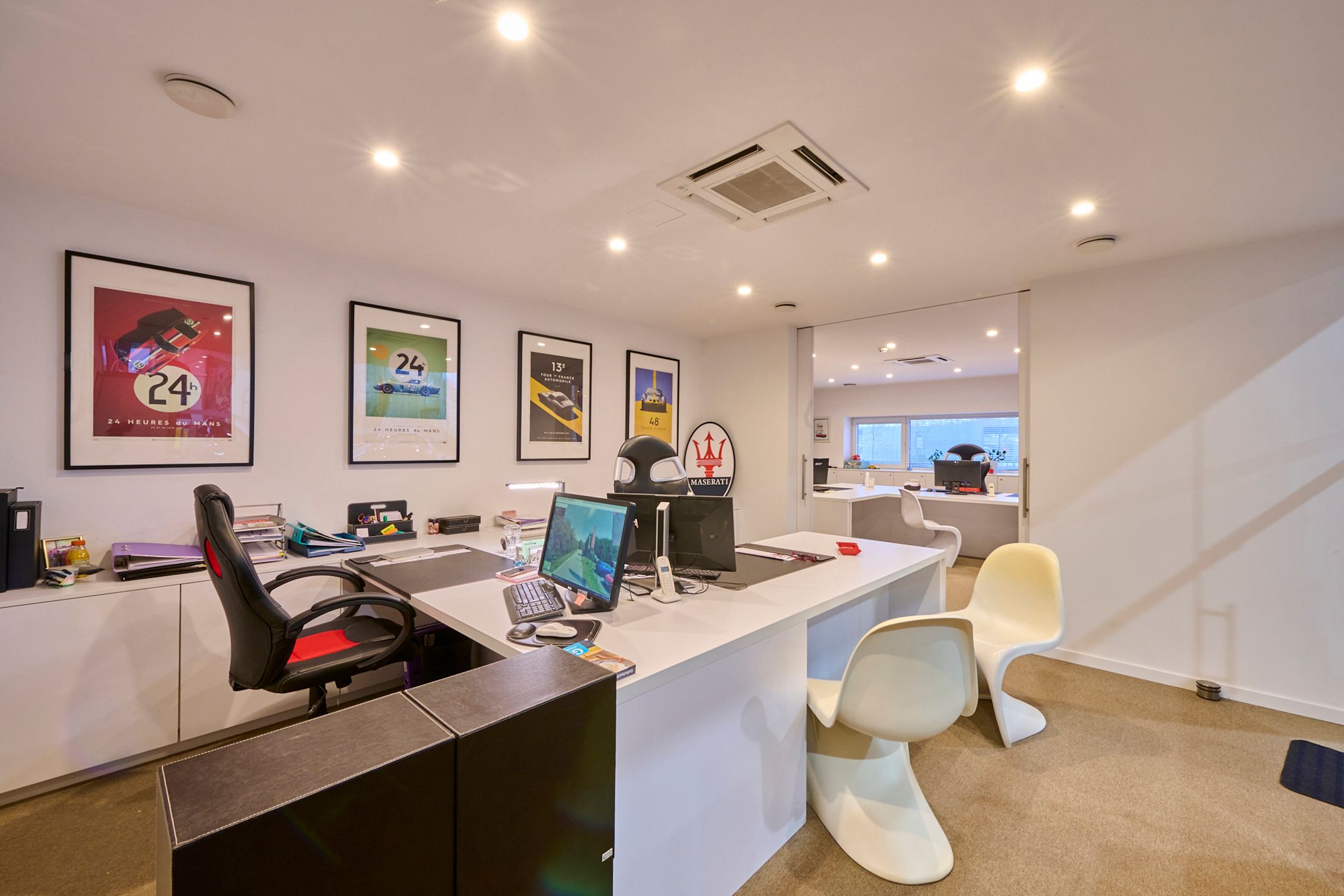 TE KOOP: unieke showroom met kantoren – ZICHTLOCATIE foto 18