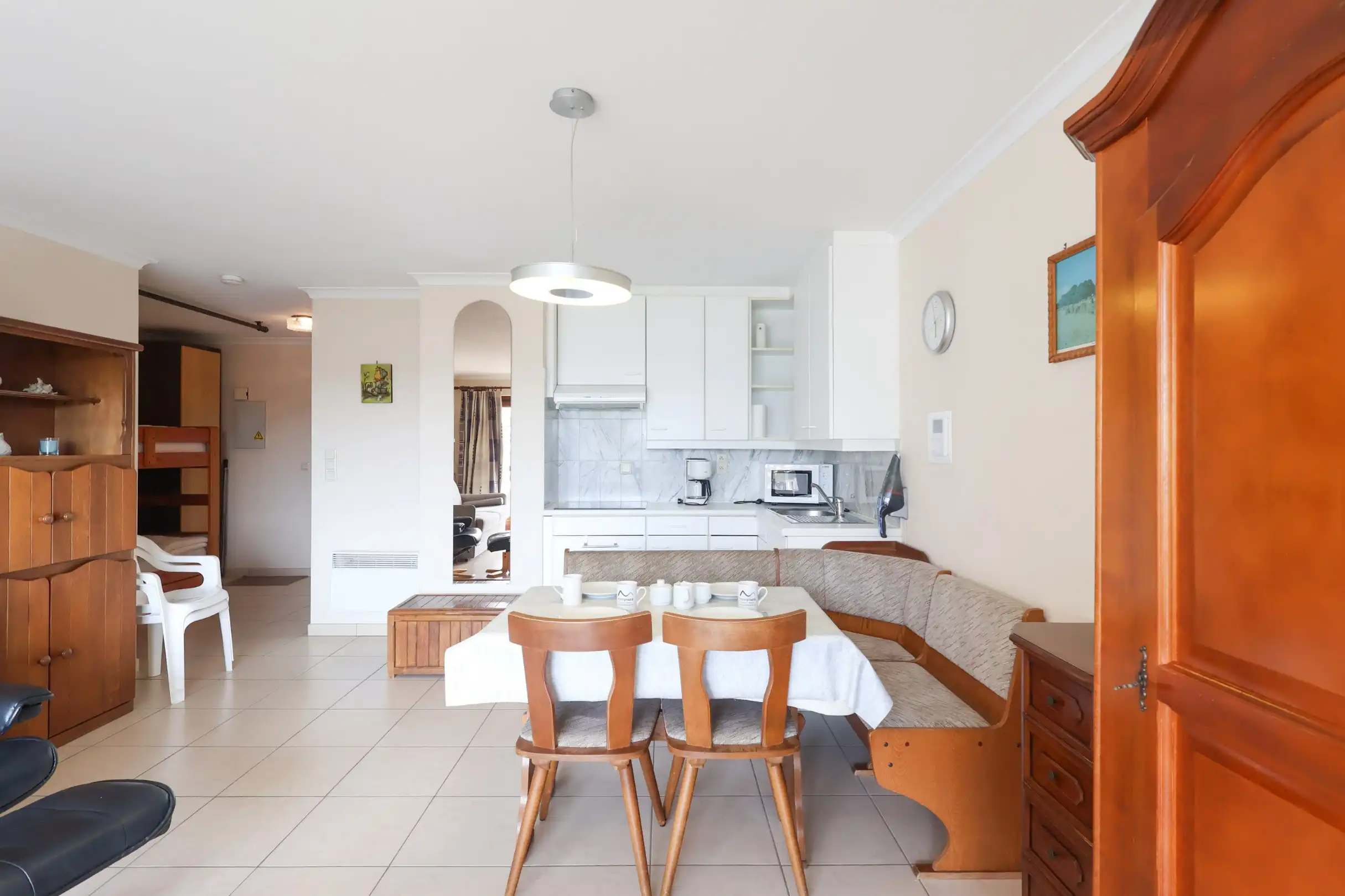 Studio met eigen terras, kelder en parkeerplaats foto 6