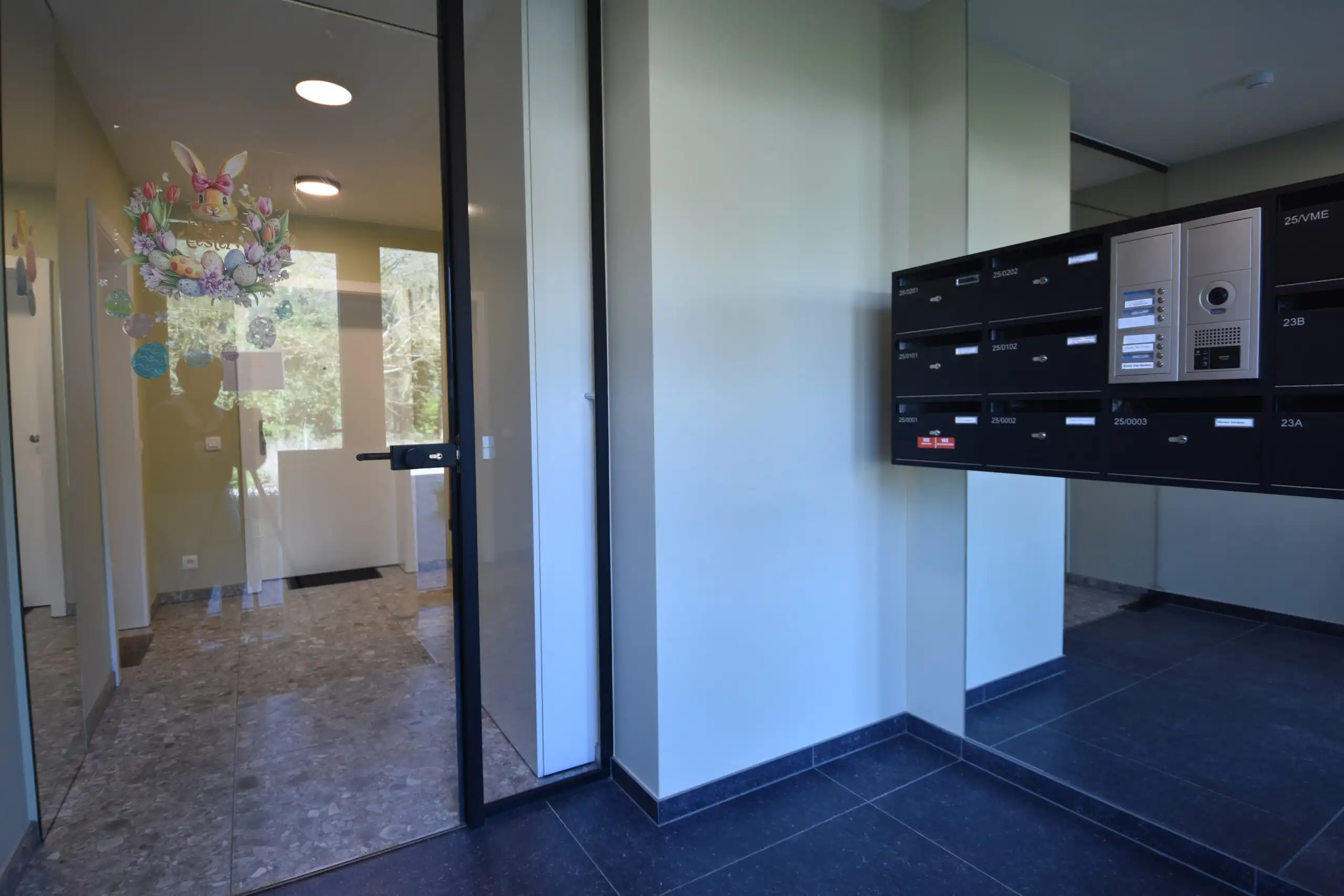 Modern en energiezuinig appartement met zonnig terras foto 11