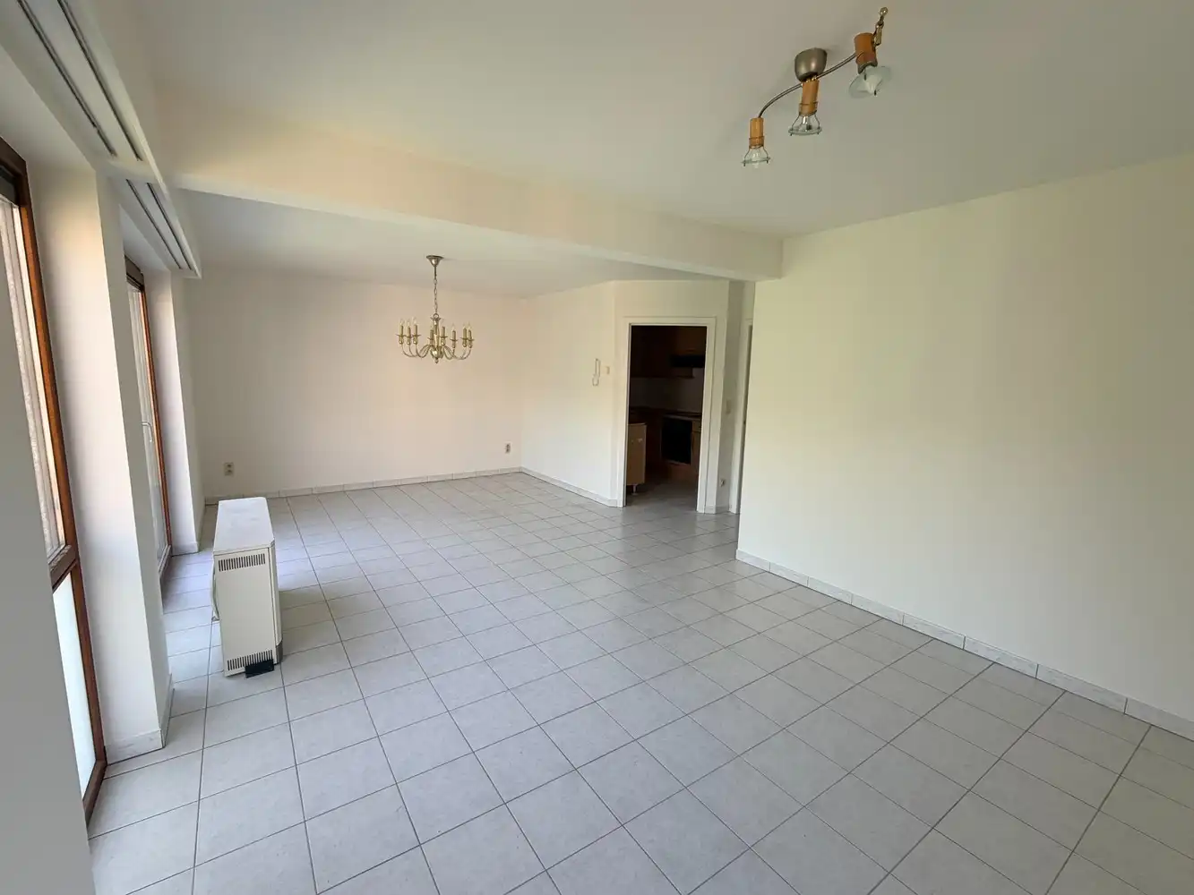Instapklaar en rustig gelegen appartement met garagebox foto 3