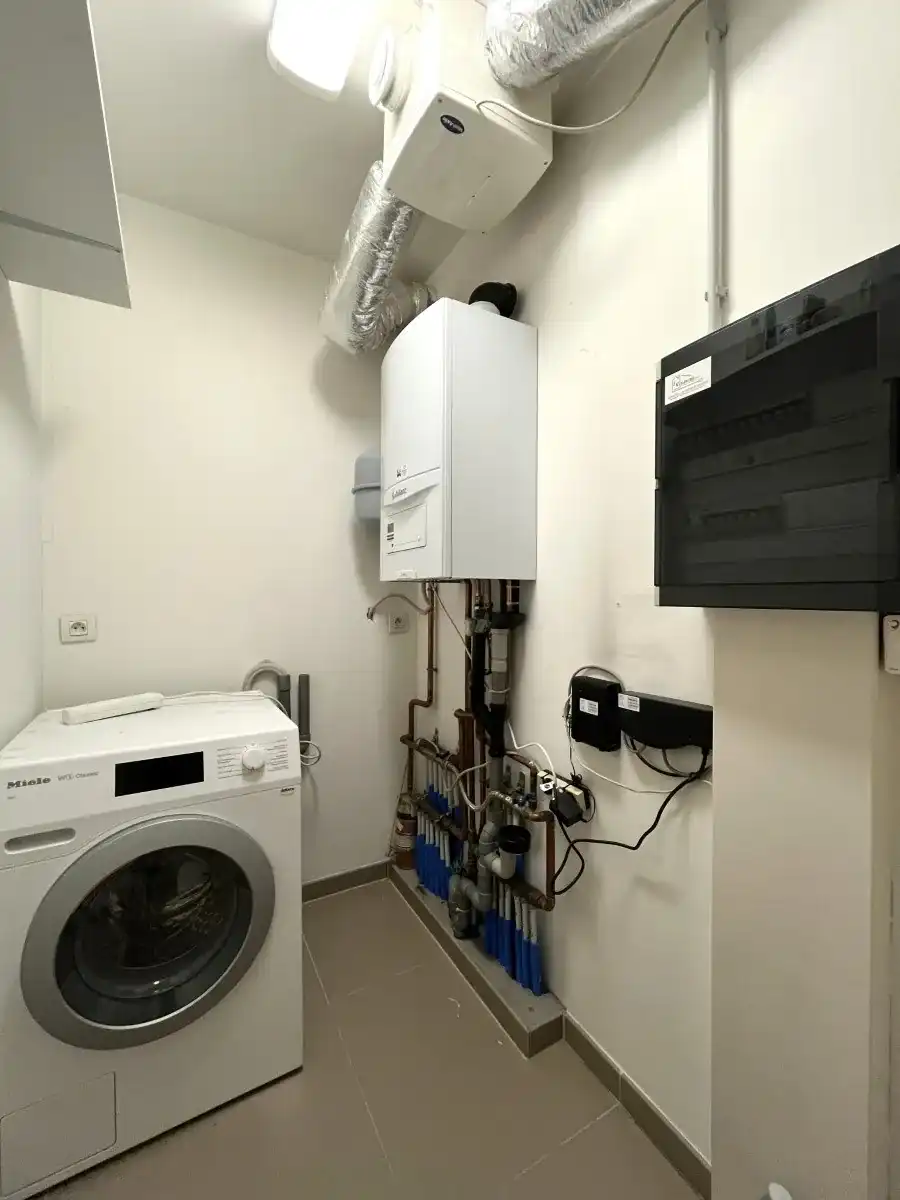 Roeselare – Ruim appartement met 3 slaapkamers en terras nabij het centrum foto 11