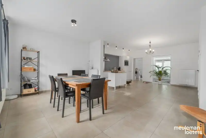 Interessant opbrengsteigendom met 4 appartementen foto 4