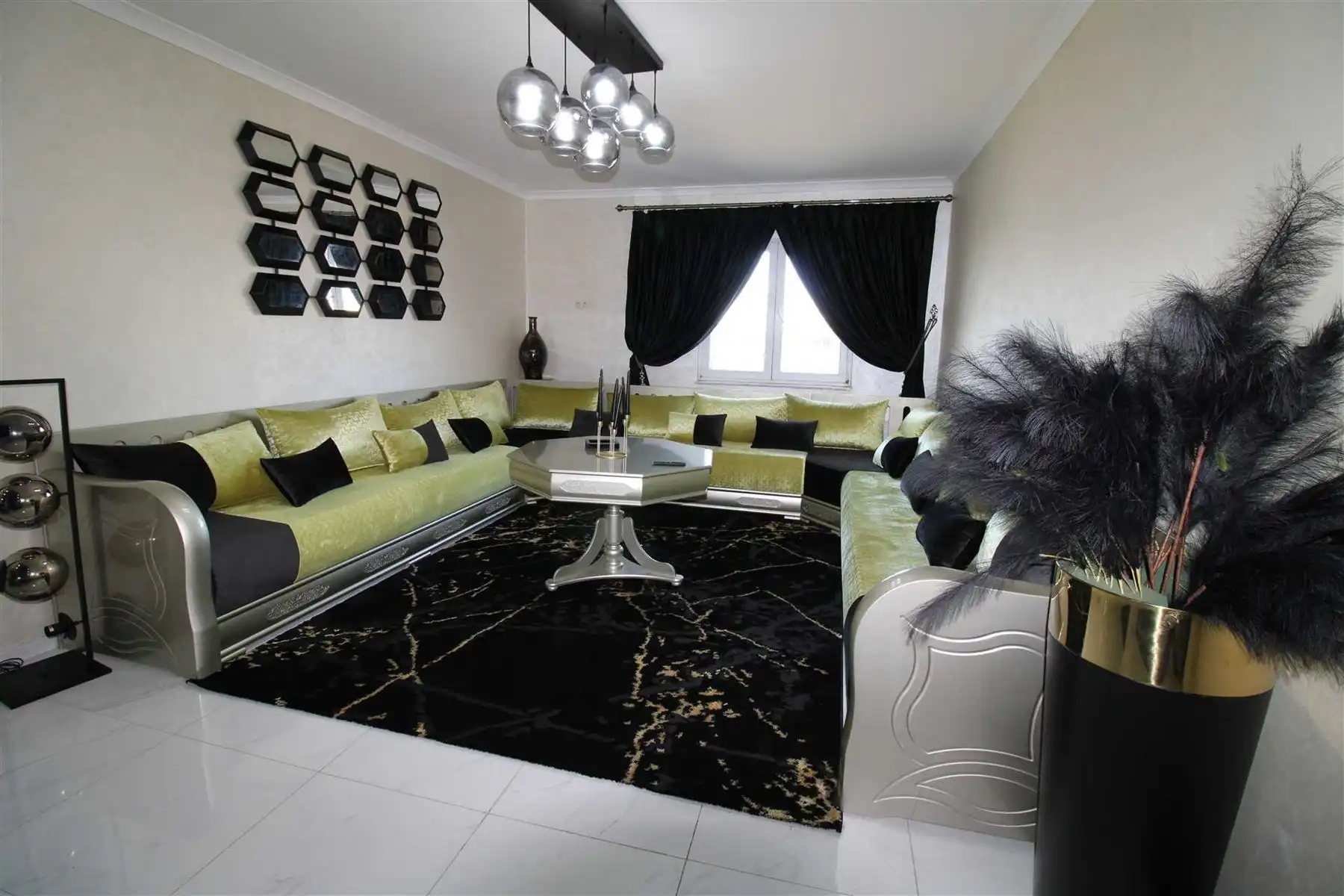 Hoboken: Gemeubeld appartement te huur foto 2