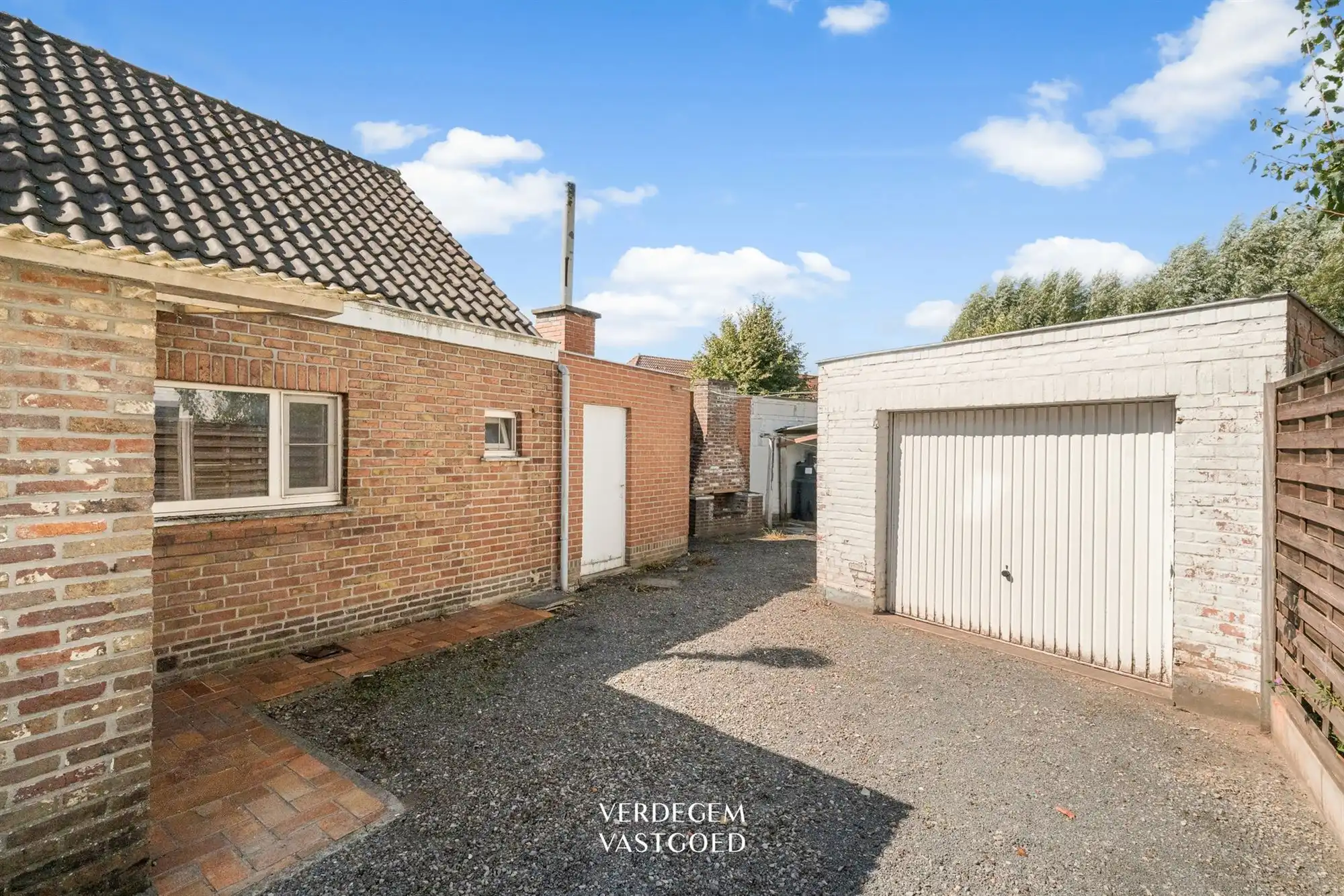 Rustig gelegen woning met 2+2 slaapkamers, tuin en garage, te renoveren foto 17