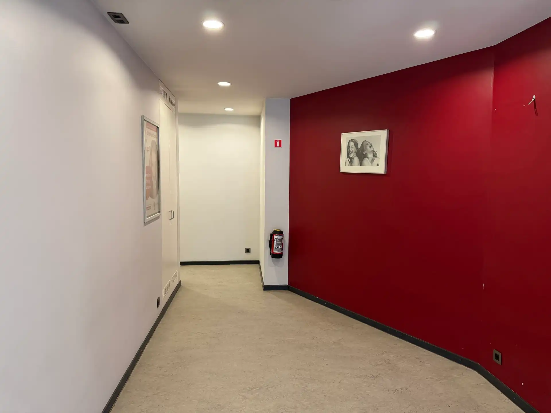 Instapklaar handelspand met praktijkruimte achteraan foto 2