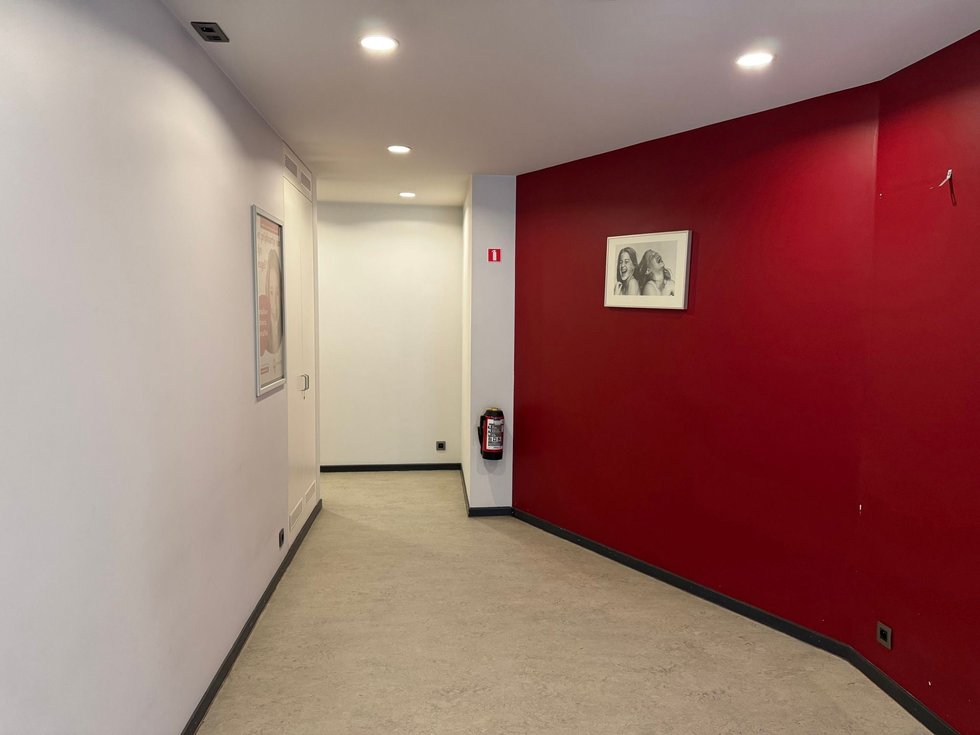 Instapklaar handelspand met praktijkruimte achteraan foto 2