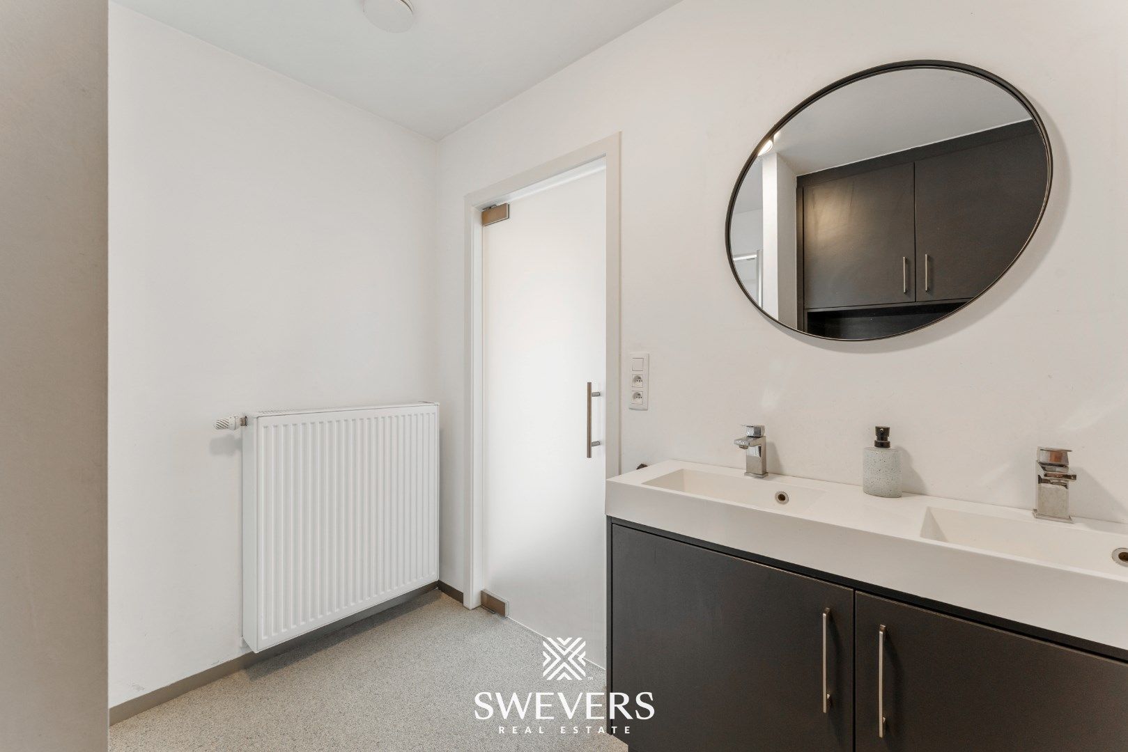 Instapklaar appartement met groot terras in hartje Tongeren foto 10