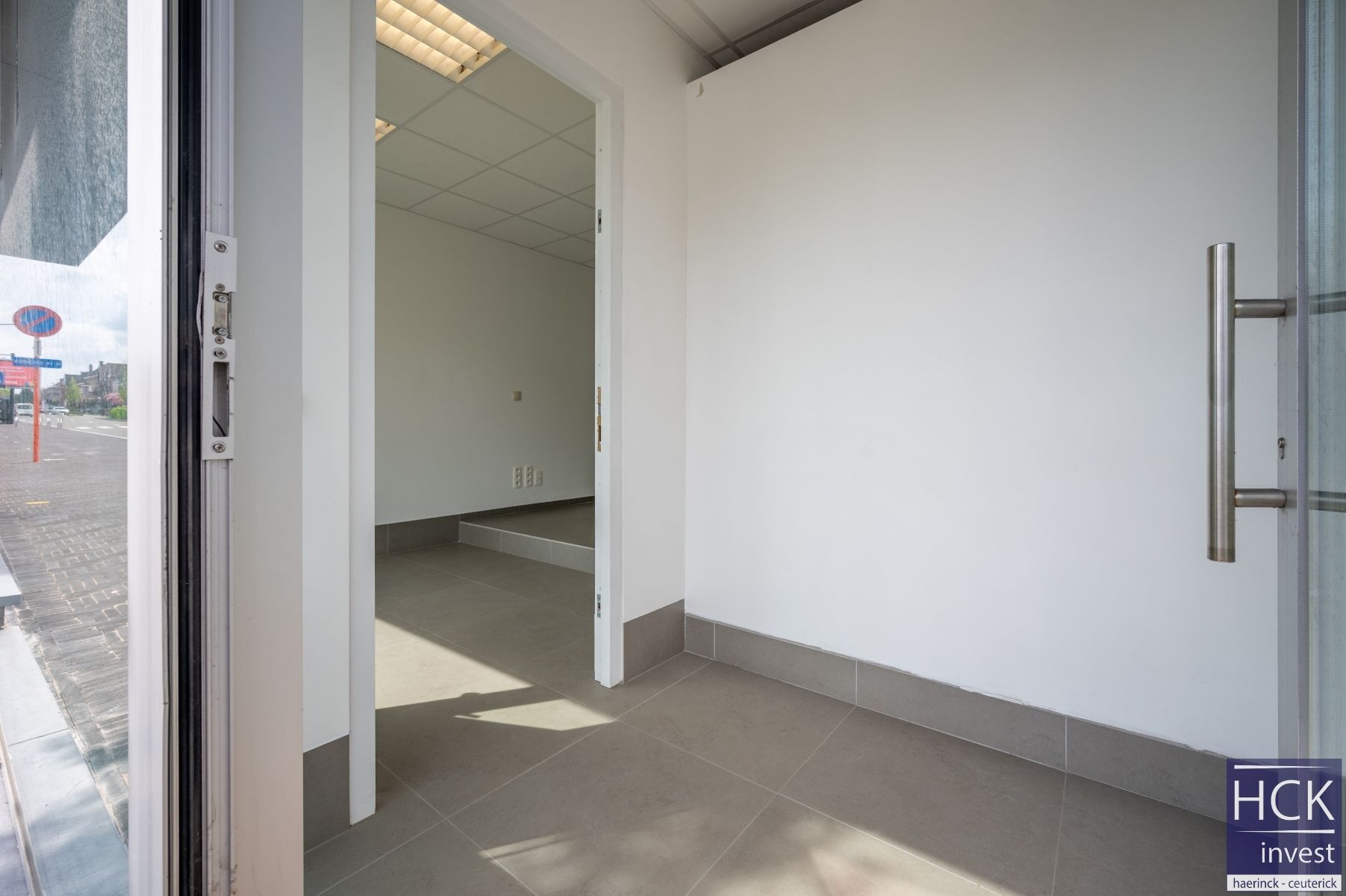 KRUISHOUTEM - Commerciële ruimte  94m² op topligging in centrum! foto 3