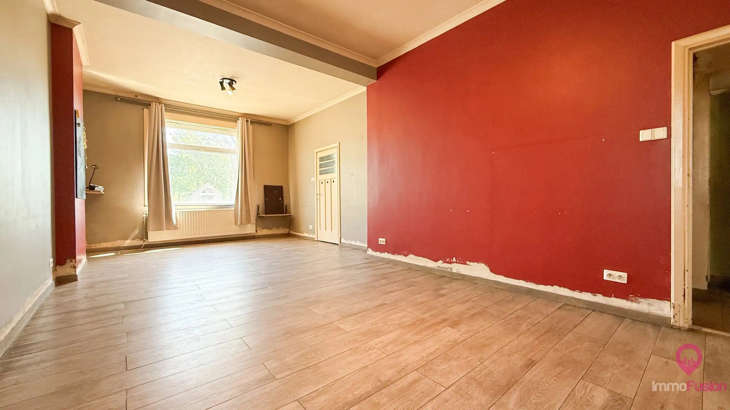 Te renoveren woning met 3 slpkms op ruim perceel van 8a58ca! foto 6