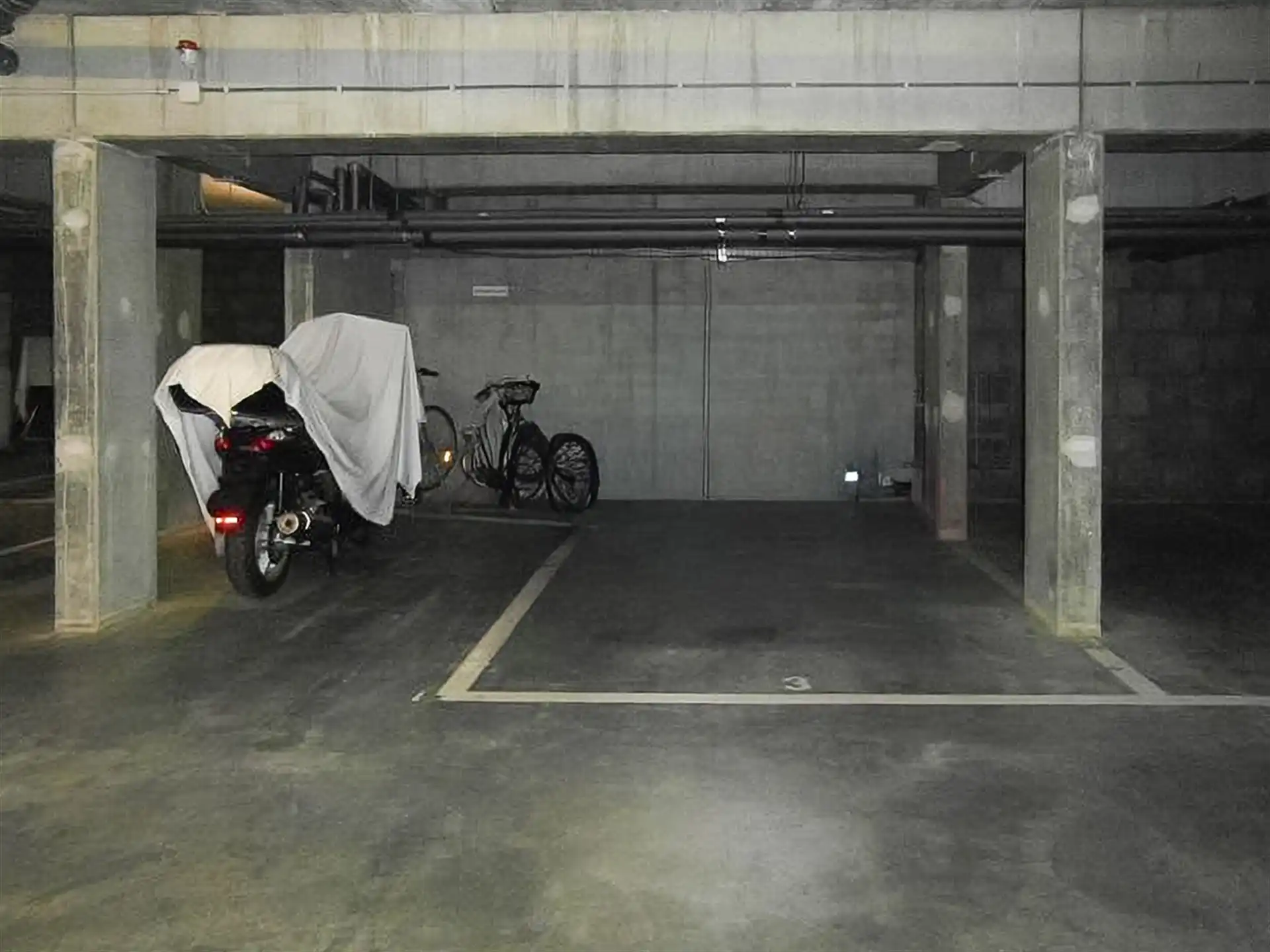 Appartement met terras en parking foto 12