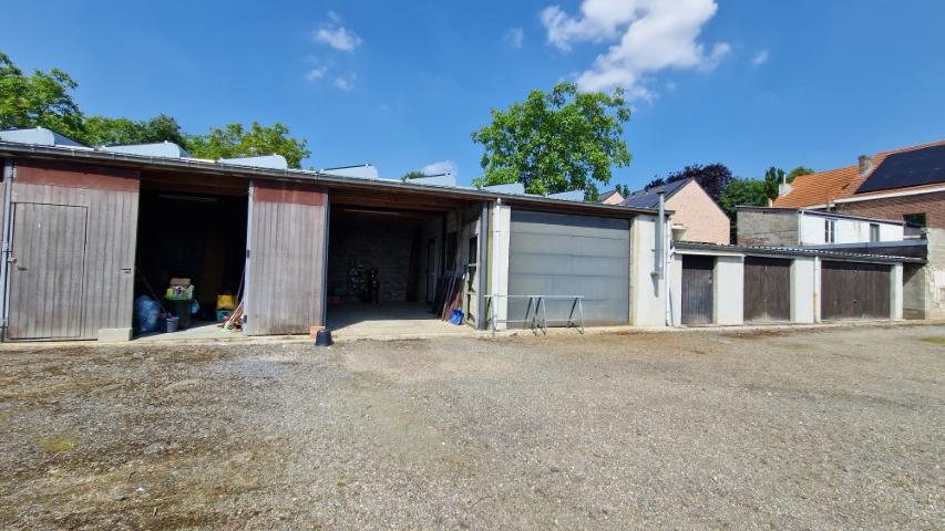 Gerenoveerde EENGEZINSWONING met 5 slaapkmers, garages en grote leefruimten op 72 are foto 10