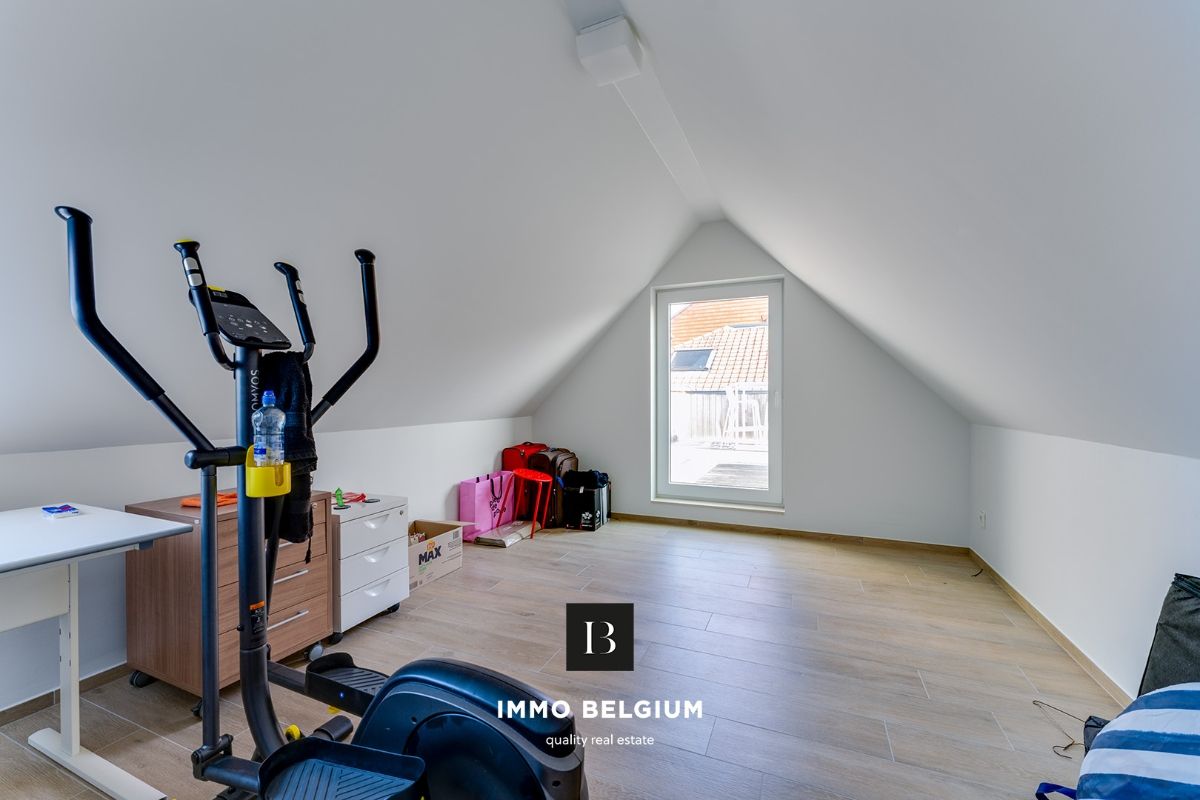 Modern appartement met 3 slaapkamers, dakterras en garage foto 14