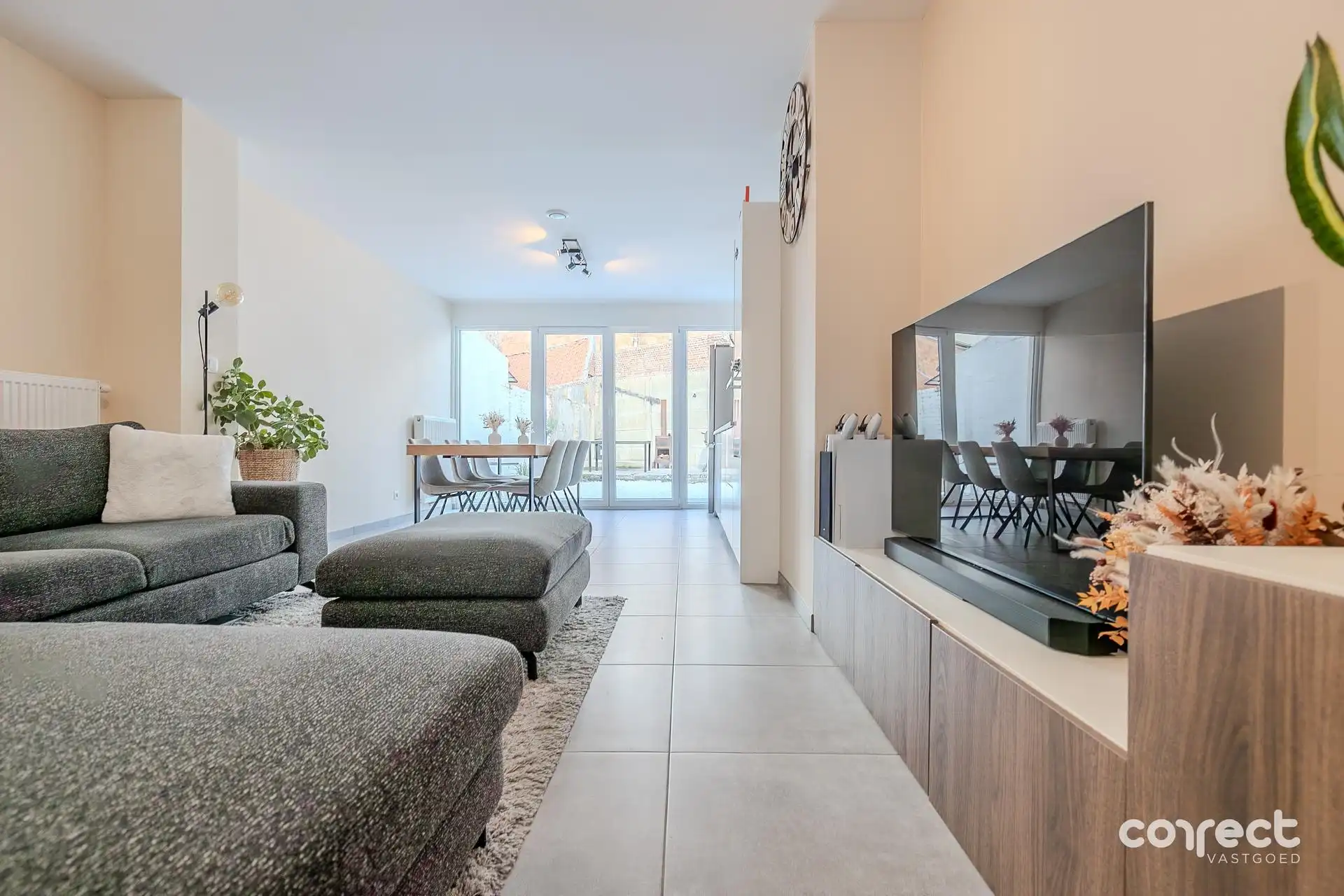 Volledig gerenoveerde woning B-label! foto {{pictureIndex}}
