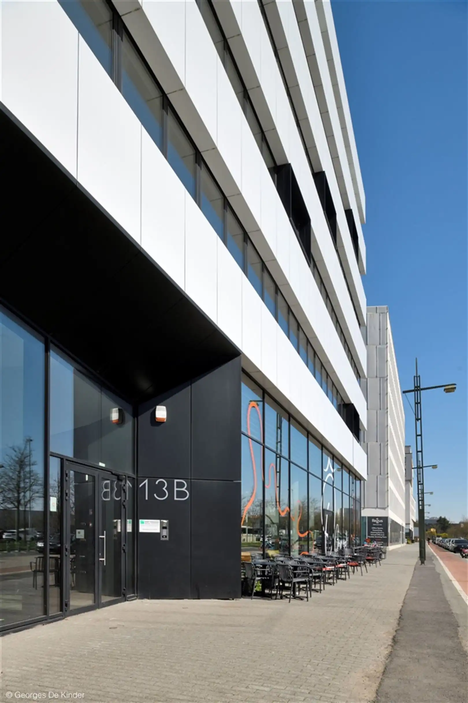 WHITE ANGLE: modulaire kantoren te huur vanaf 250m² foto 3