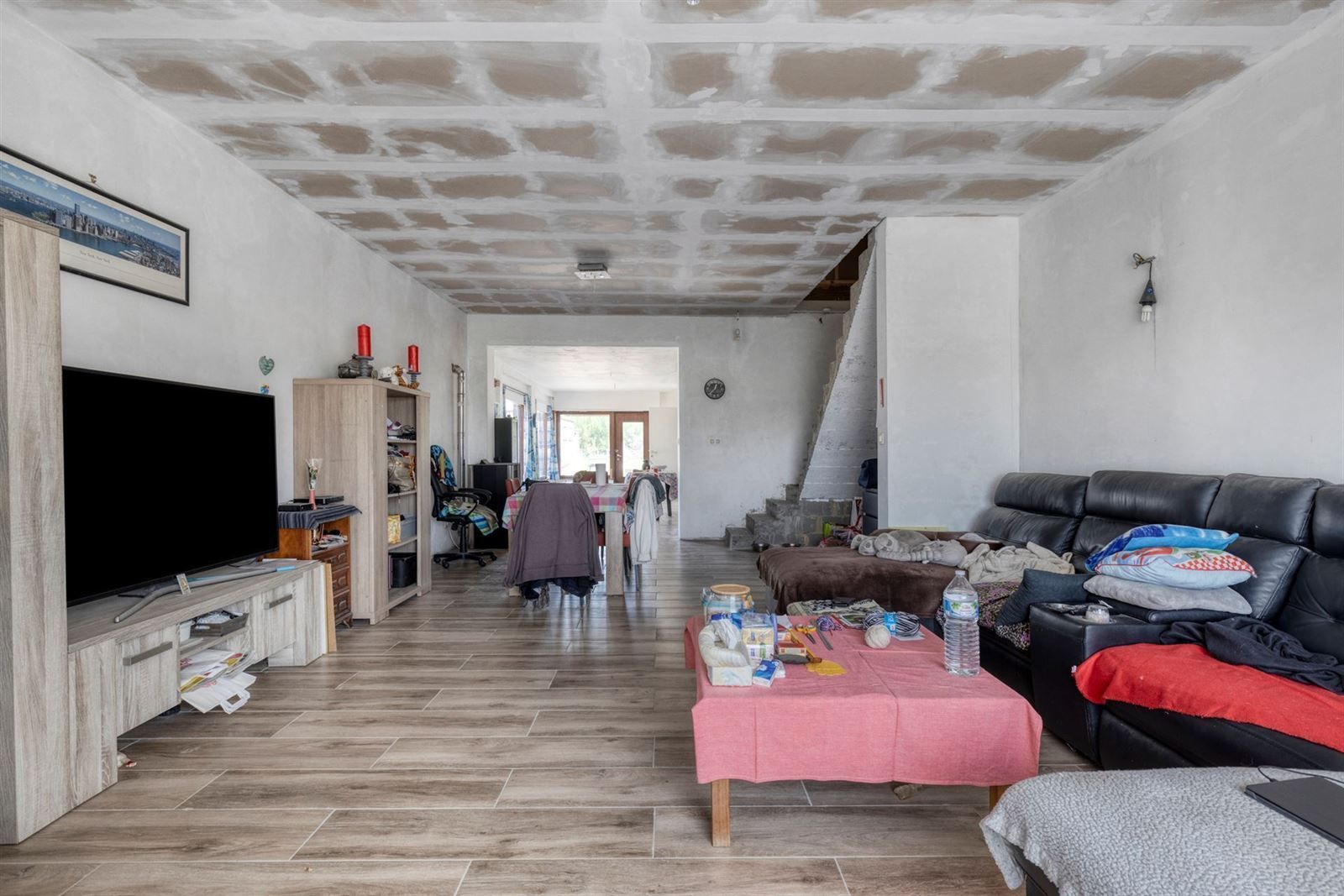 Verder te renoveren woning met grote tuin!  foto 5