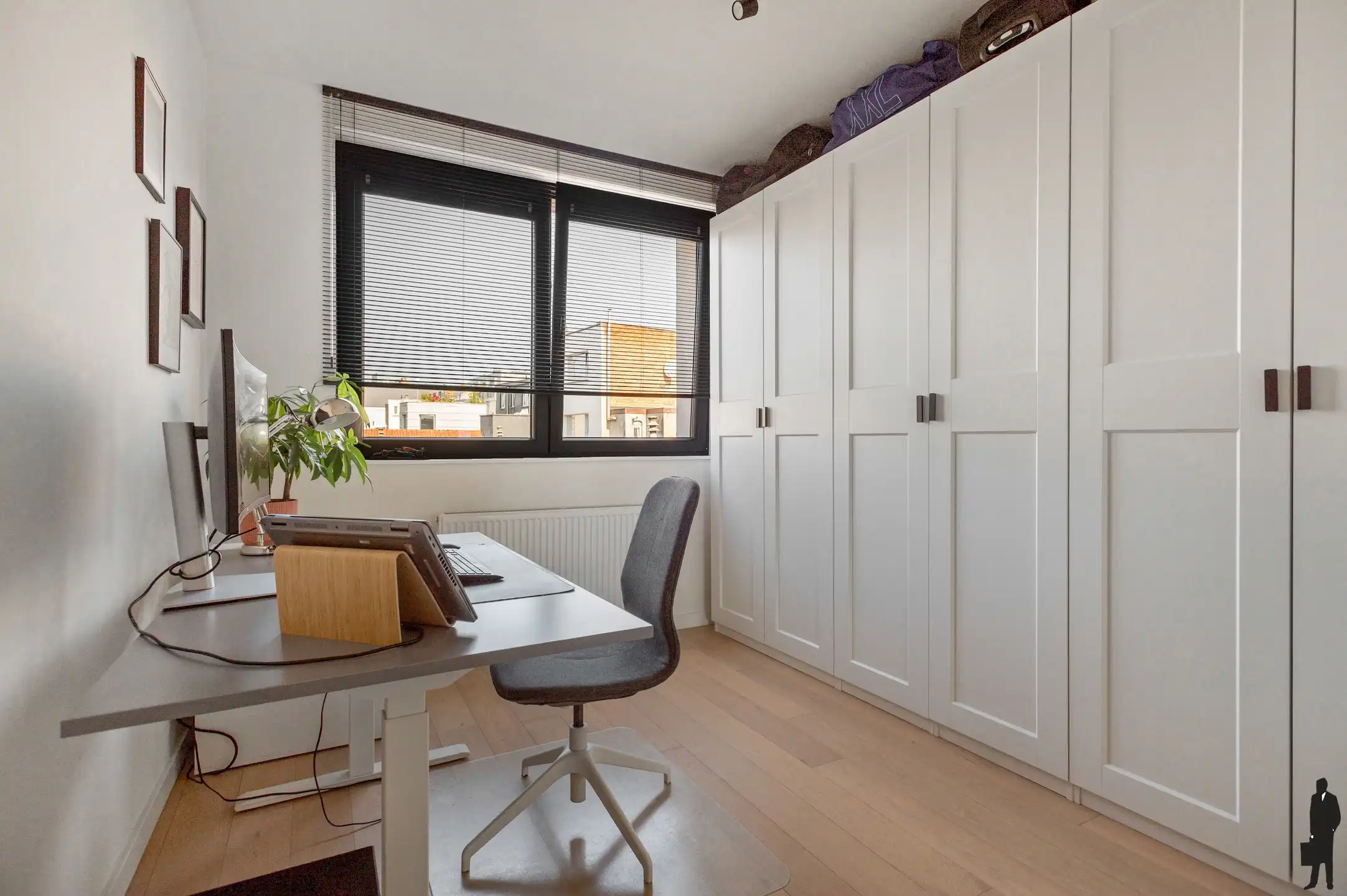 Gerenoveerd 2-slaapkamer appartement met terras (10m²) foto 15