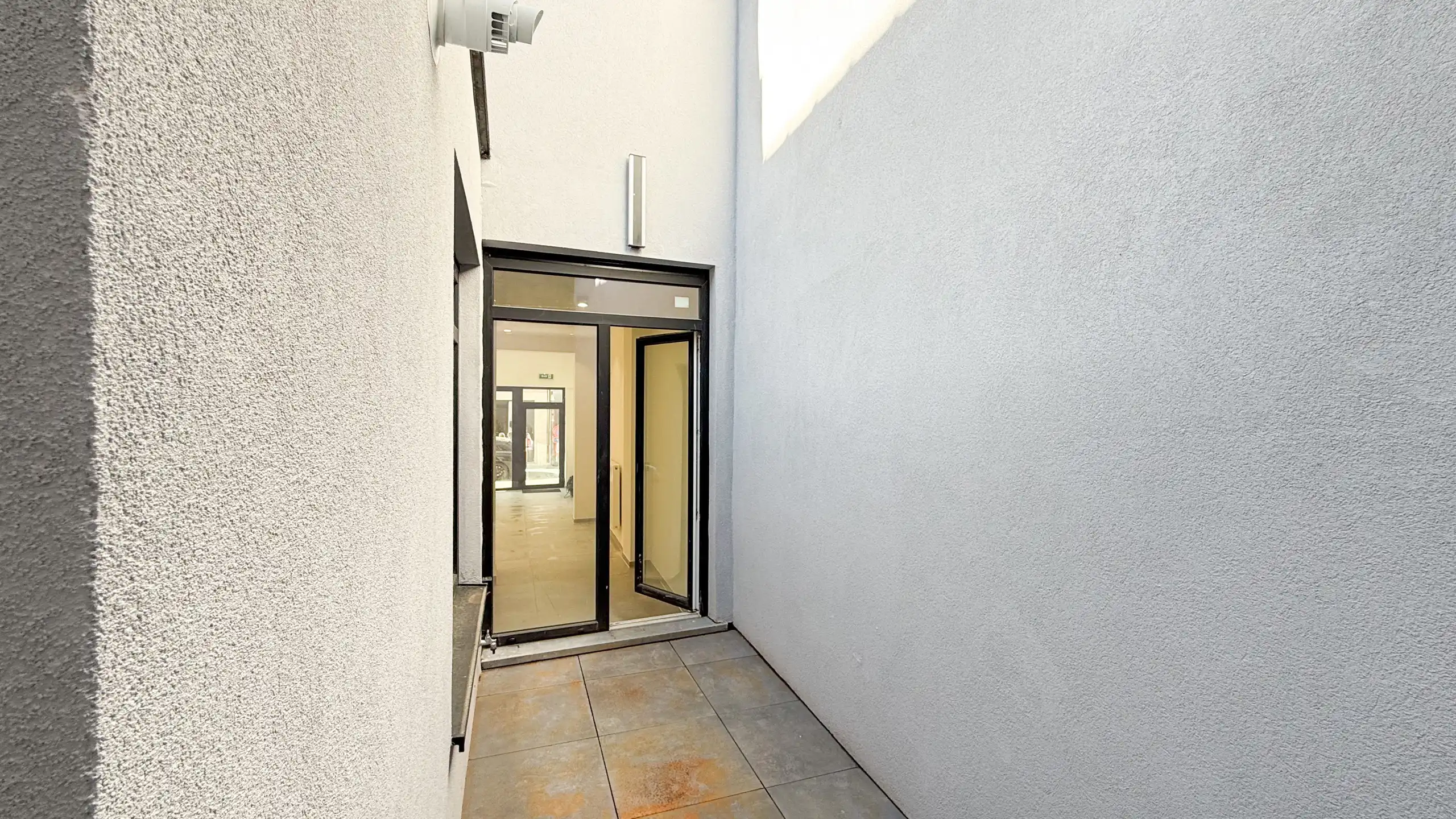 Unieke investeringspand, volledig vernieuwd, handel+ 2app! foto 24